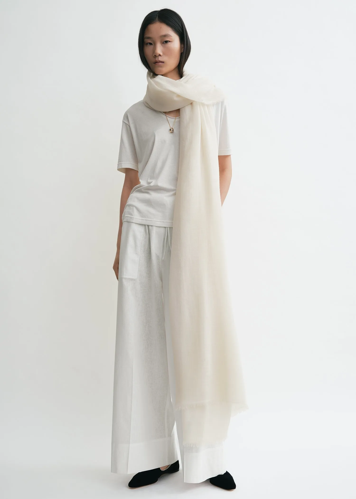 Light wool blanket scarf off-white sold by Toteme product image thumbnail 2