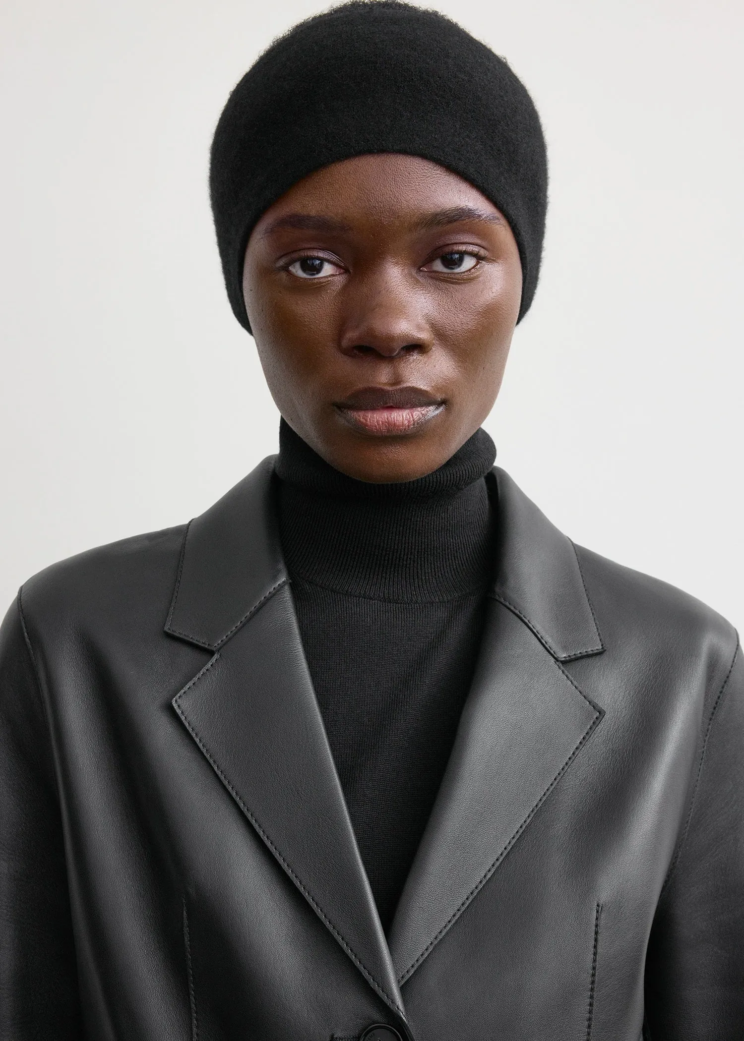 Cashmere headband black sold by Toteme product image thumbnail 2