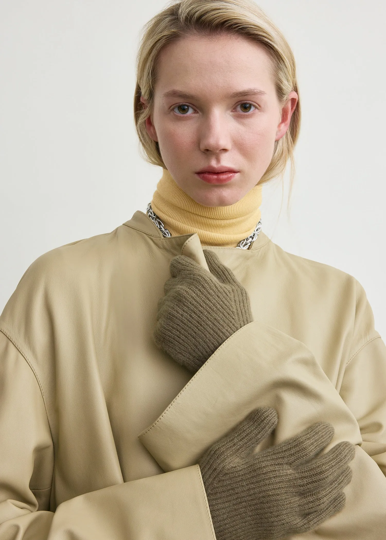 Cashmere gloves hazel sold by Toteme product image thumbnail 2