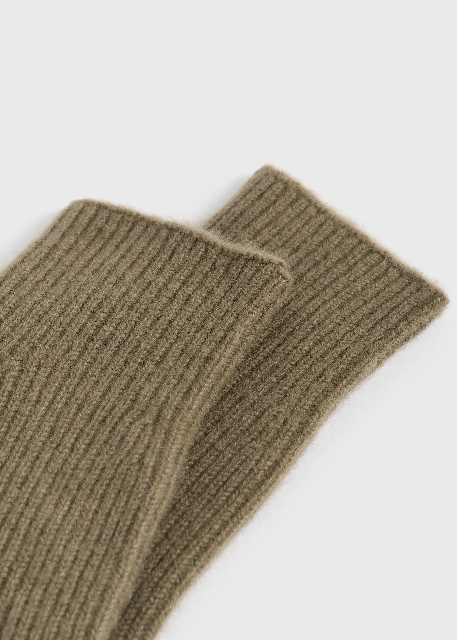 Cashmere gloves hazel sold by Toteme product image thumbnail 3