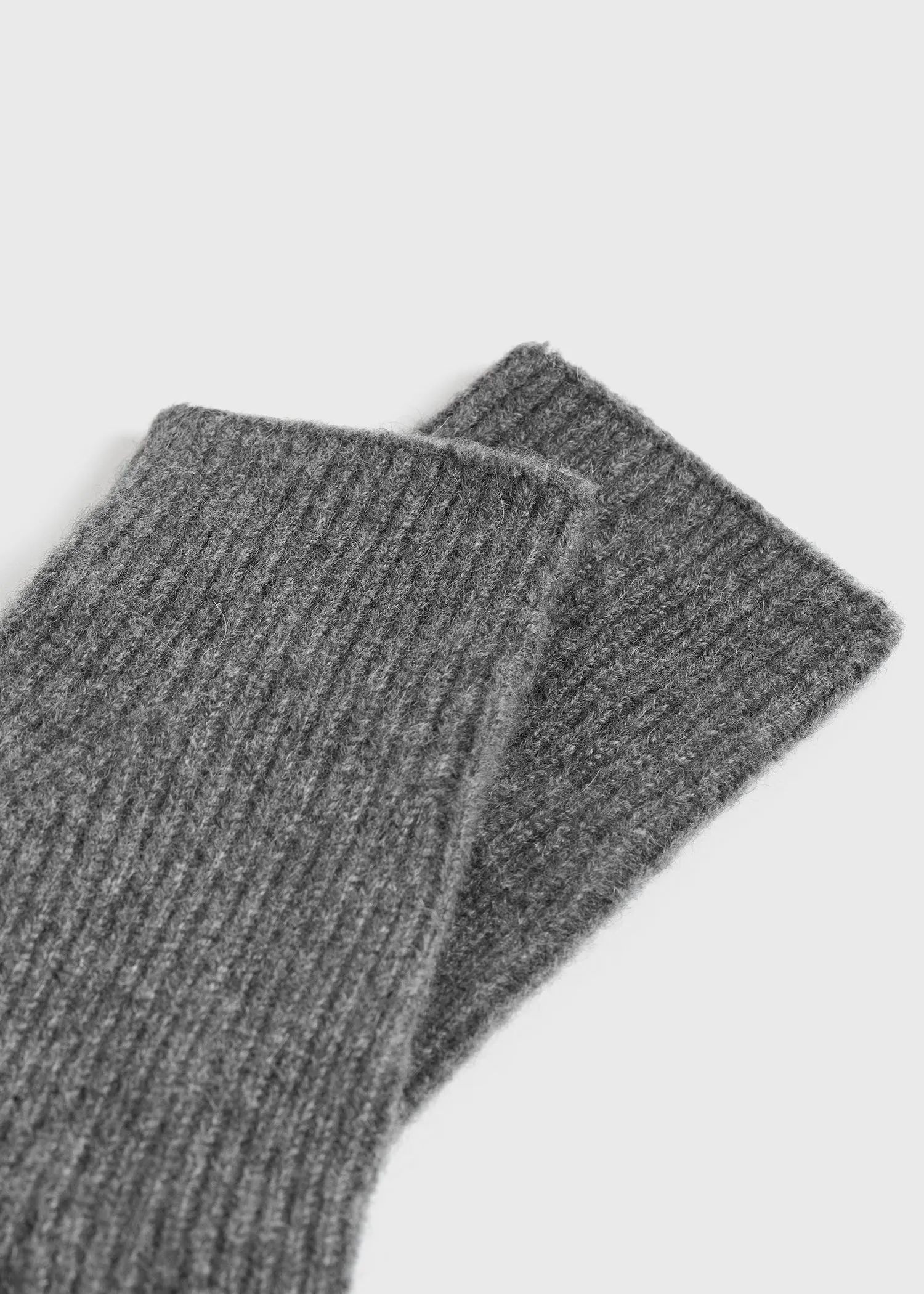 Cashmere gloves charcoal sold by Toteme product image thumbnail 3