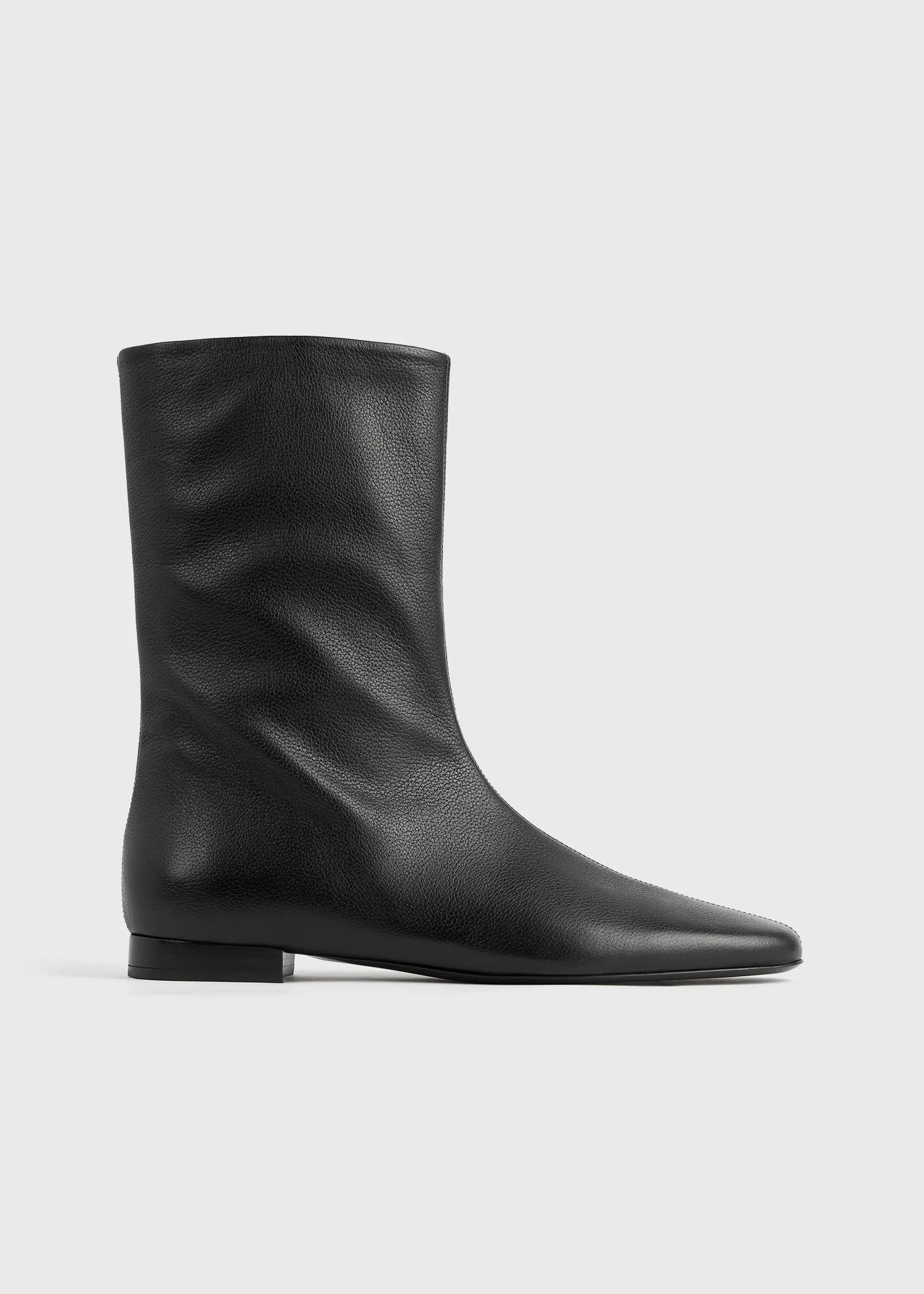 Grained-leather ankle boots black sold by Toteme