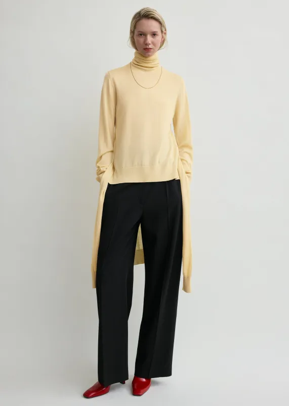 Double-sleeve turtleneck champagne made by Toteme