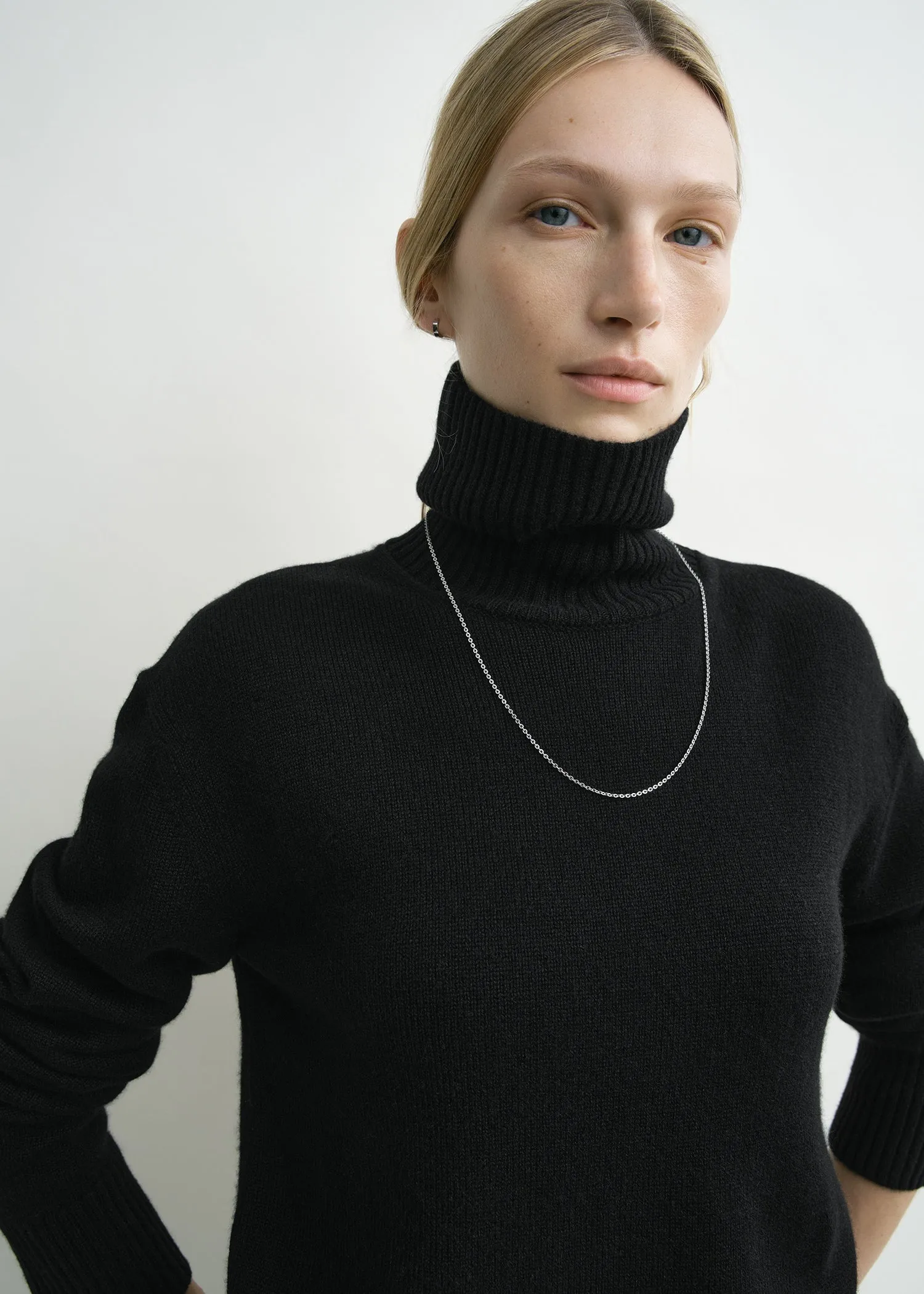 Cashmere turtleneck black sold by Toteme product image thumbnail 4