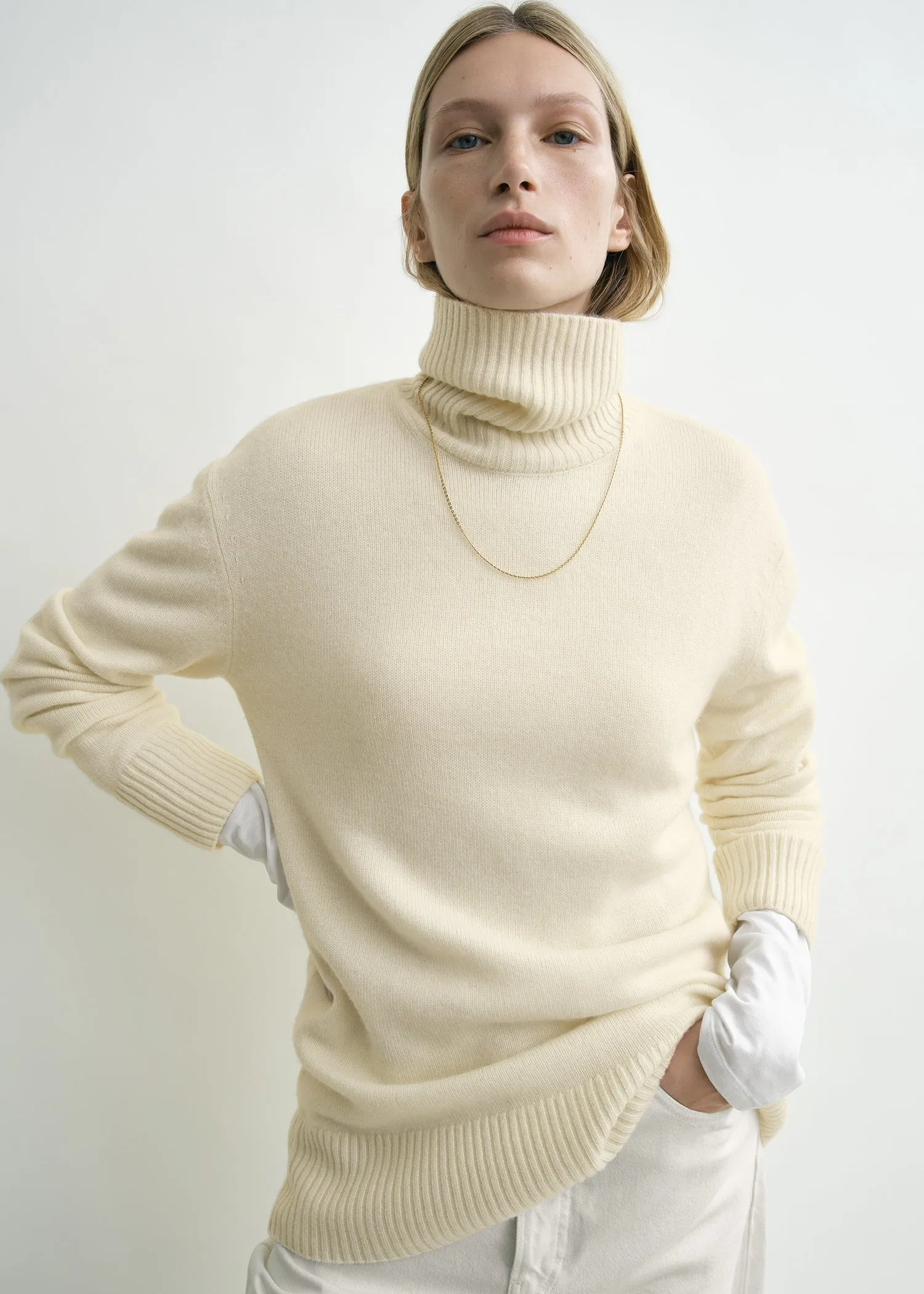 Cashmere turtleneck ecru sold by Toteme product image thumbnail 4