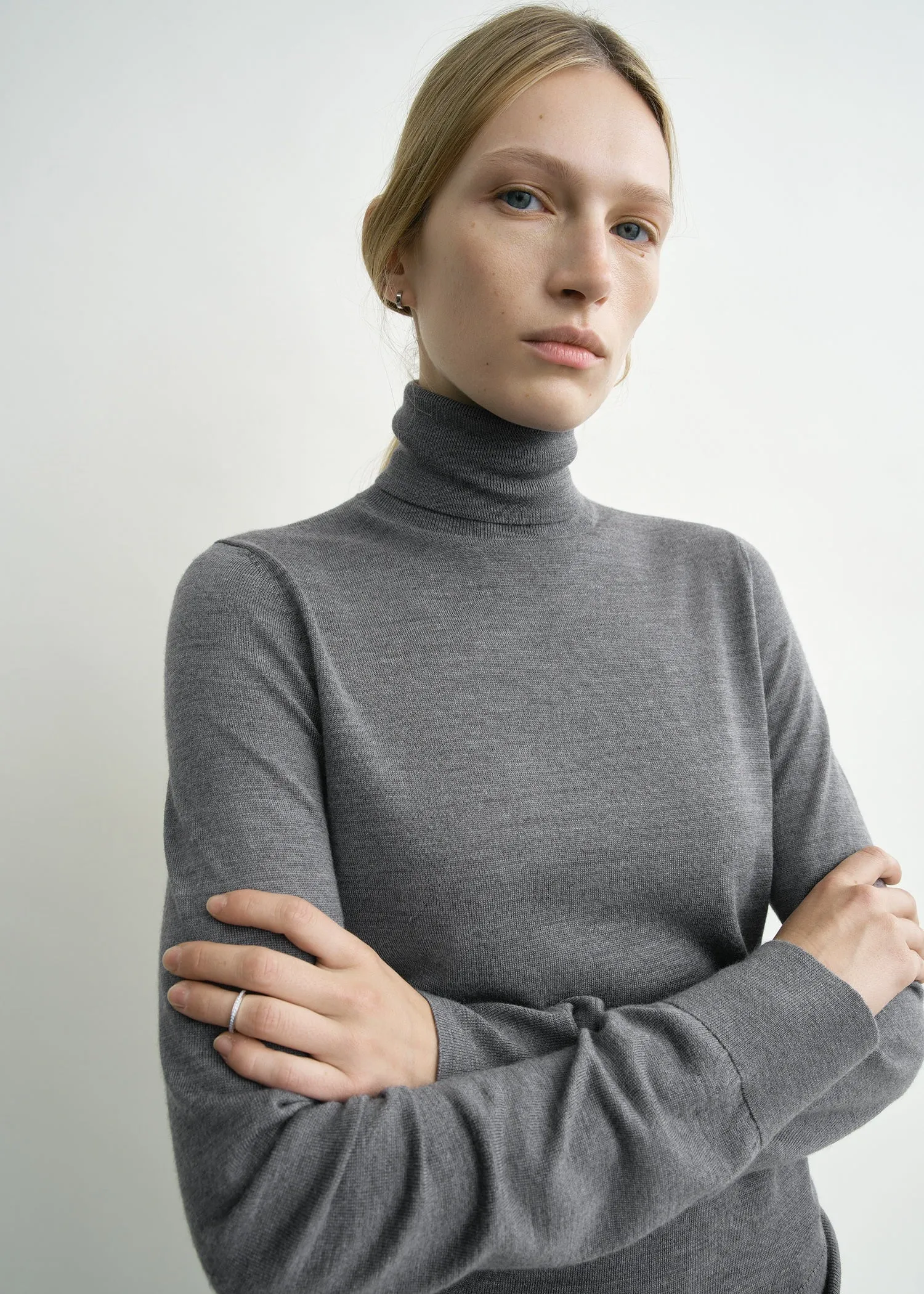 Fine turtleneck charcoal sold by Toteme product image thumbnail 4