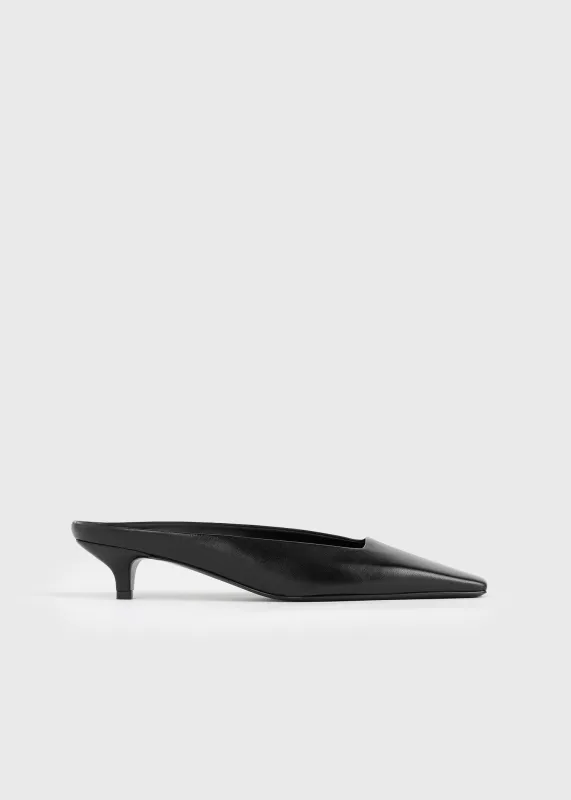 Square leather kitten mules black made by Toteme