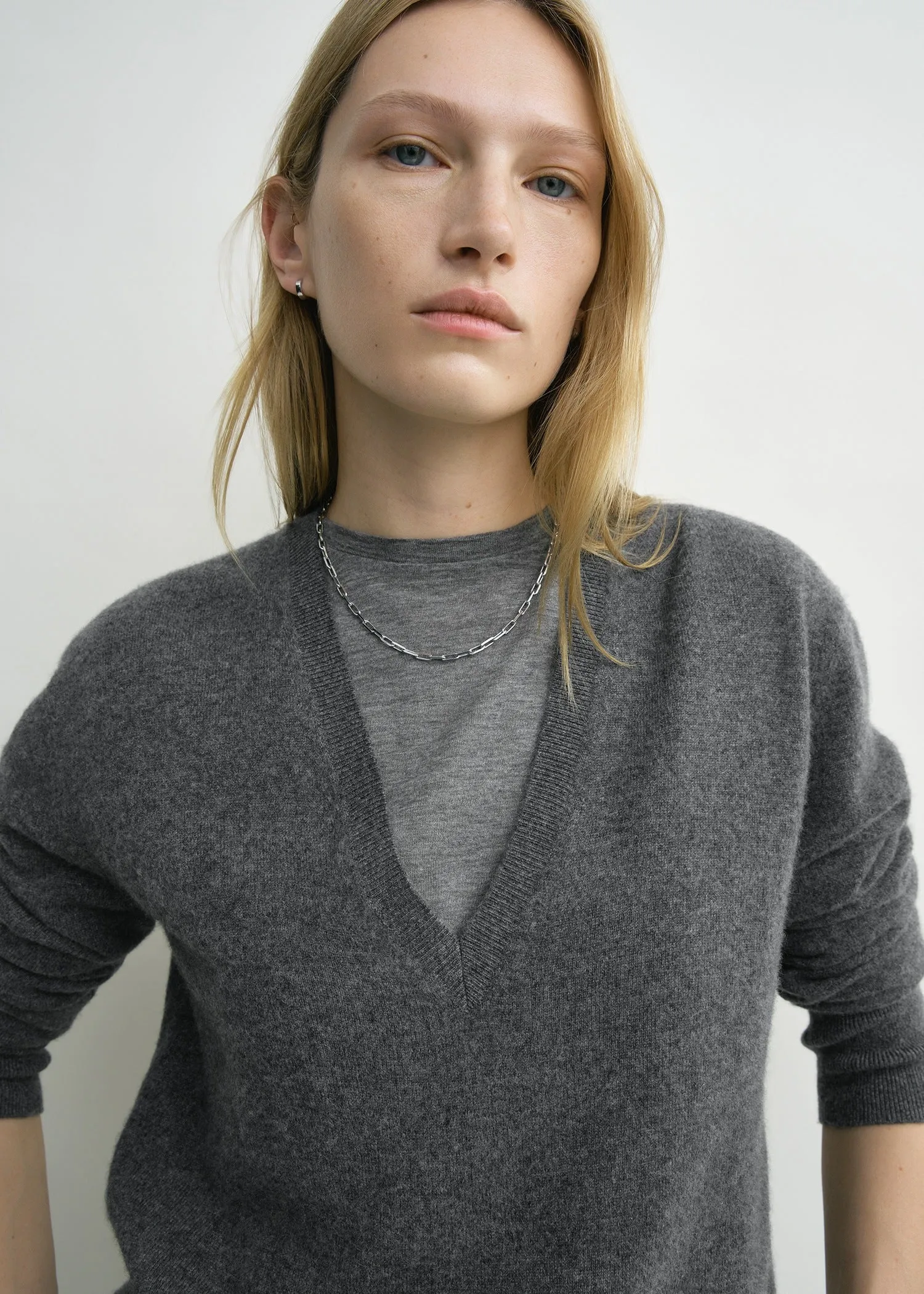 Cashmere v-neck knit charcoal sold by Toteme product image thumbnail 4