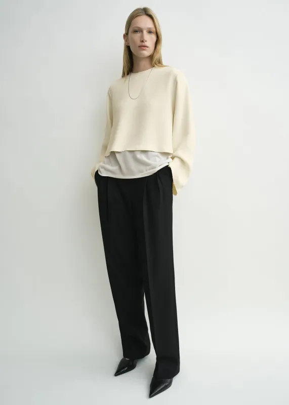 Cropped sablé blouse macadamia made by Toteme