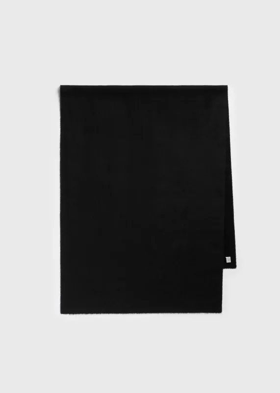 Classic winter scarf black sold by Toteme