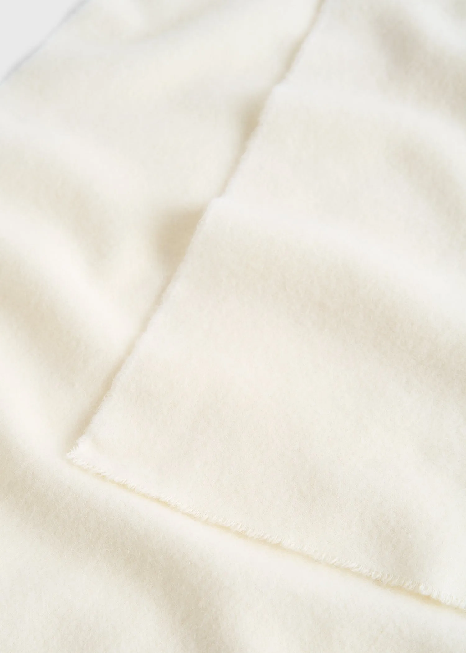 Classic winter scarf off-white sold by Toteme product image thumbnail 4