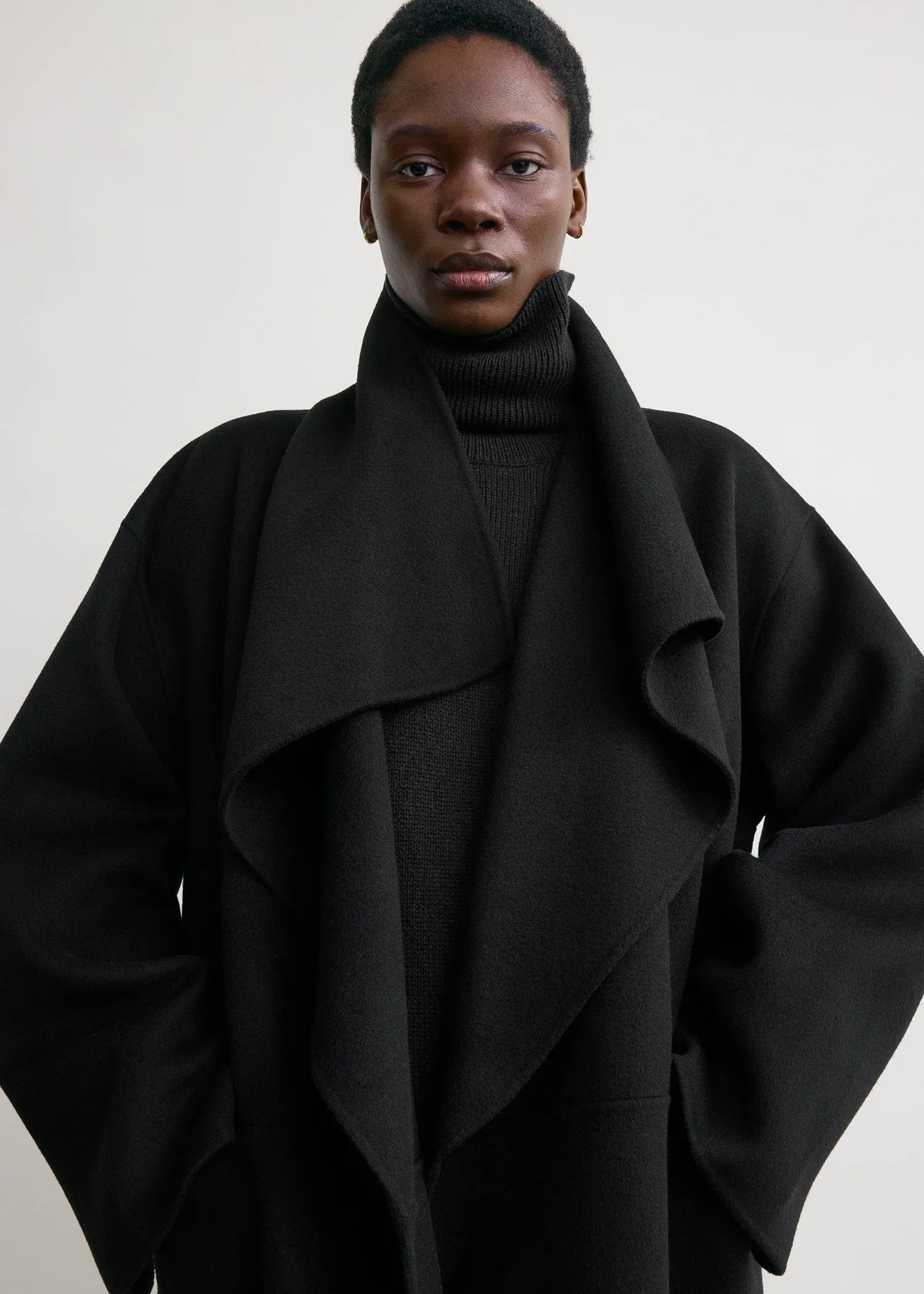 Signature doublé coat black sold by Toteme product image thumbnail 4