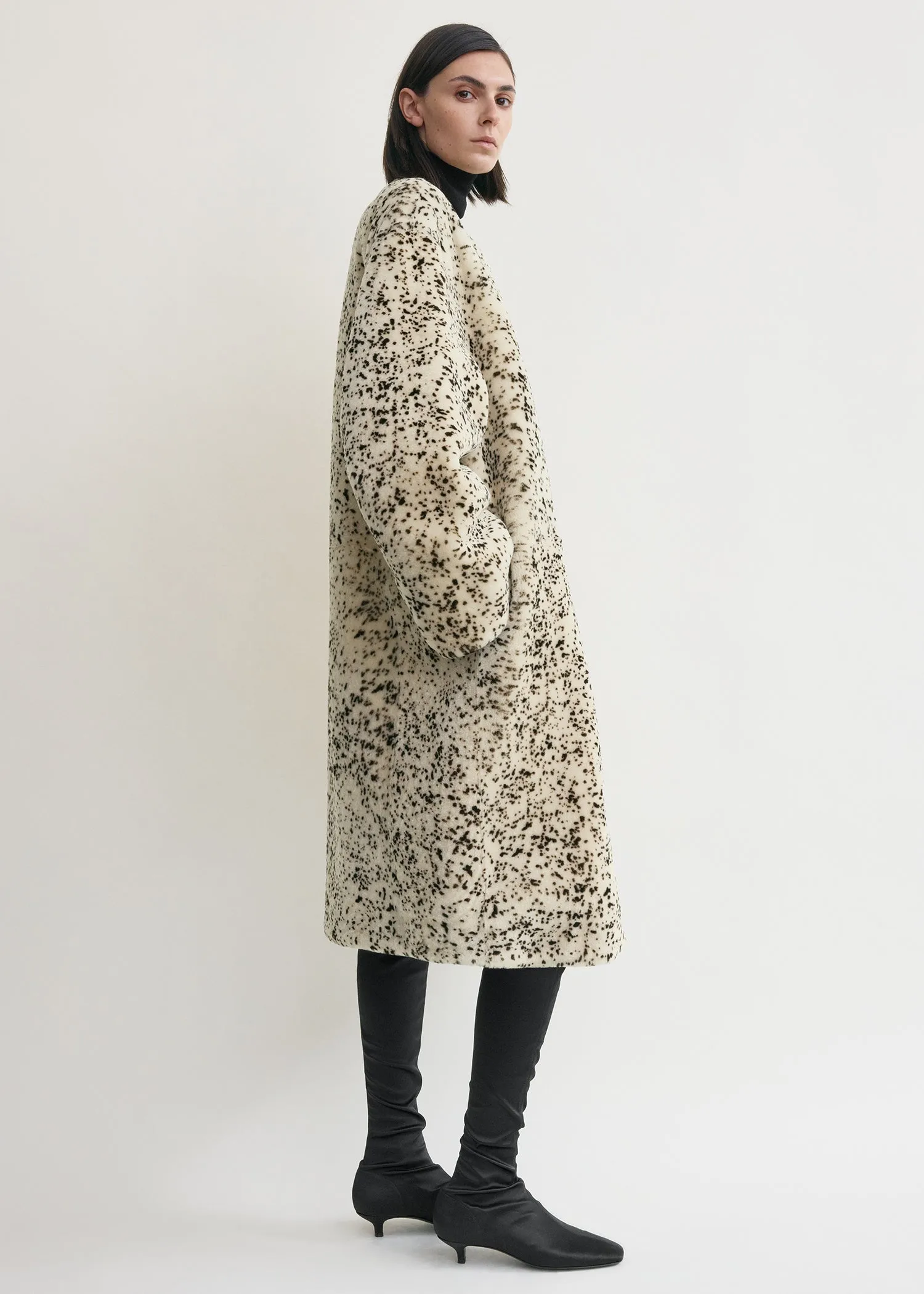 Stracciatella shearling coat black/white sold by Toteme product image thumbnail 2