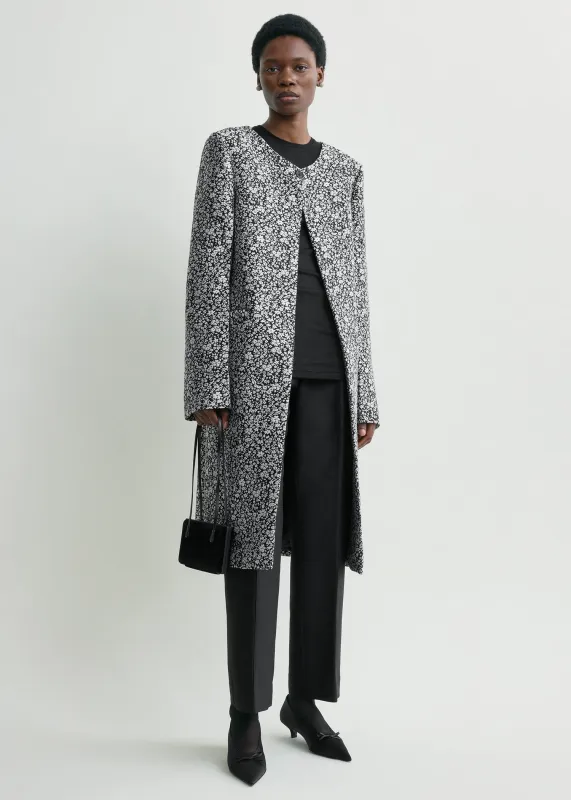Collarless floral coat white/black made by Toteme