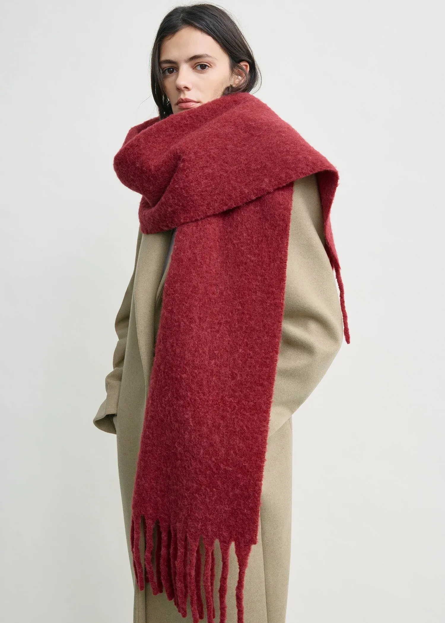 Fuzzy scarf red sold by Toteme product image thumbnail 3