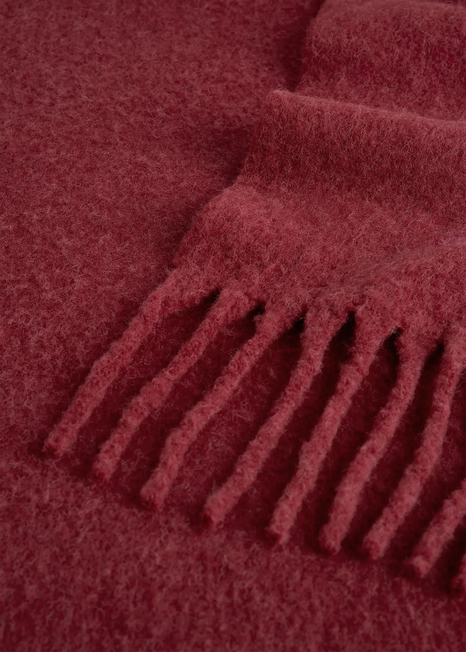 Fuzzy scarf red sold by Toteme product image thumbnail 5