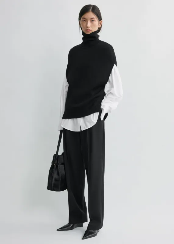 Double-knit cape knit black sold by Toteme