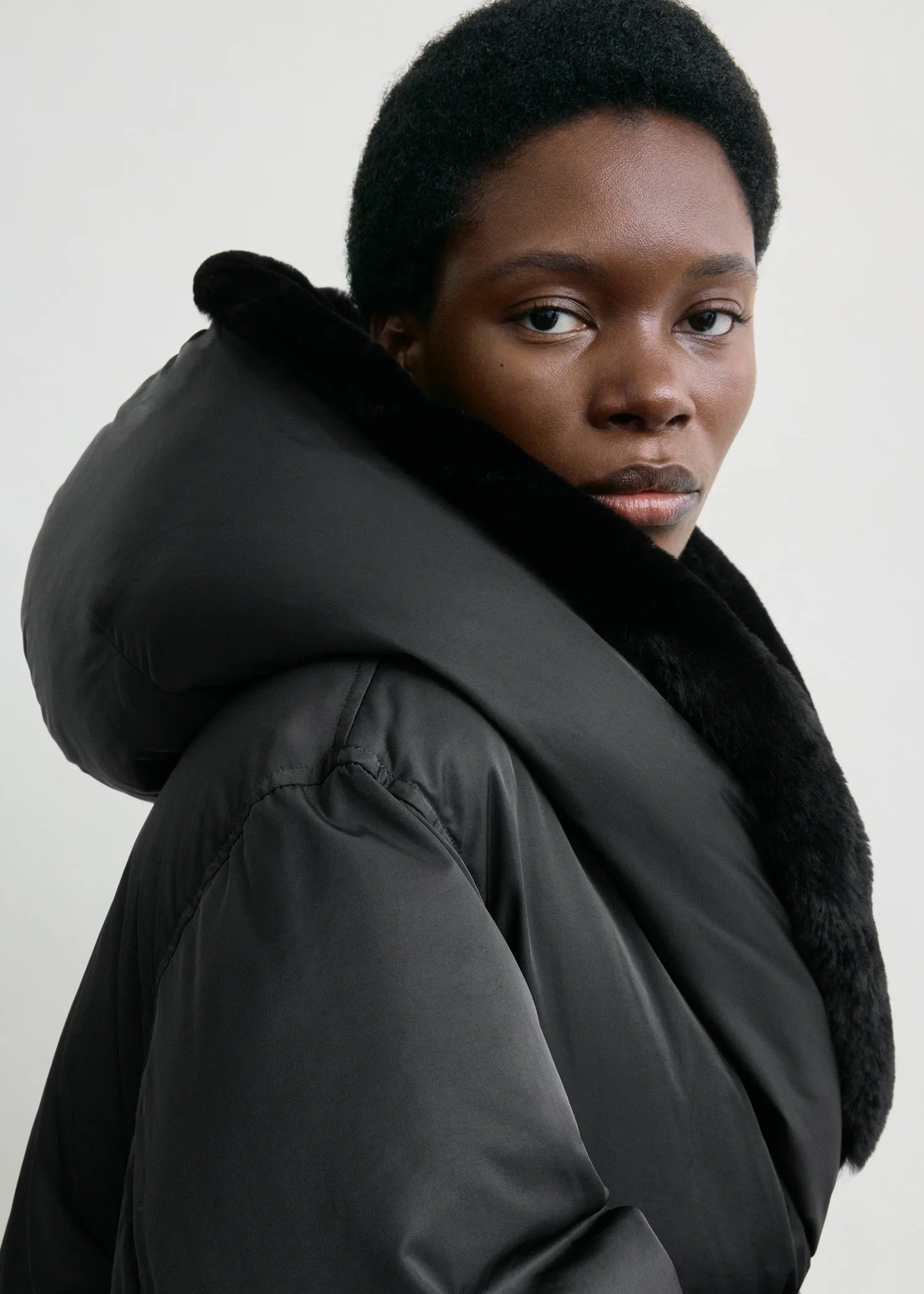 Cinched puffer jacket black sold by Toteme product image thumbnail 5