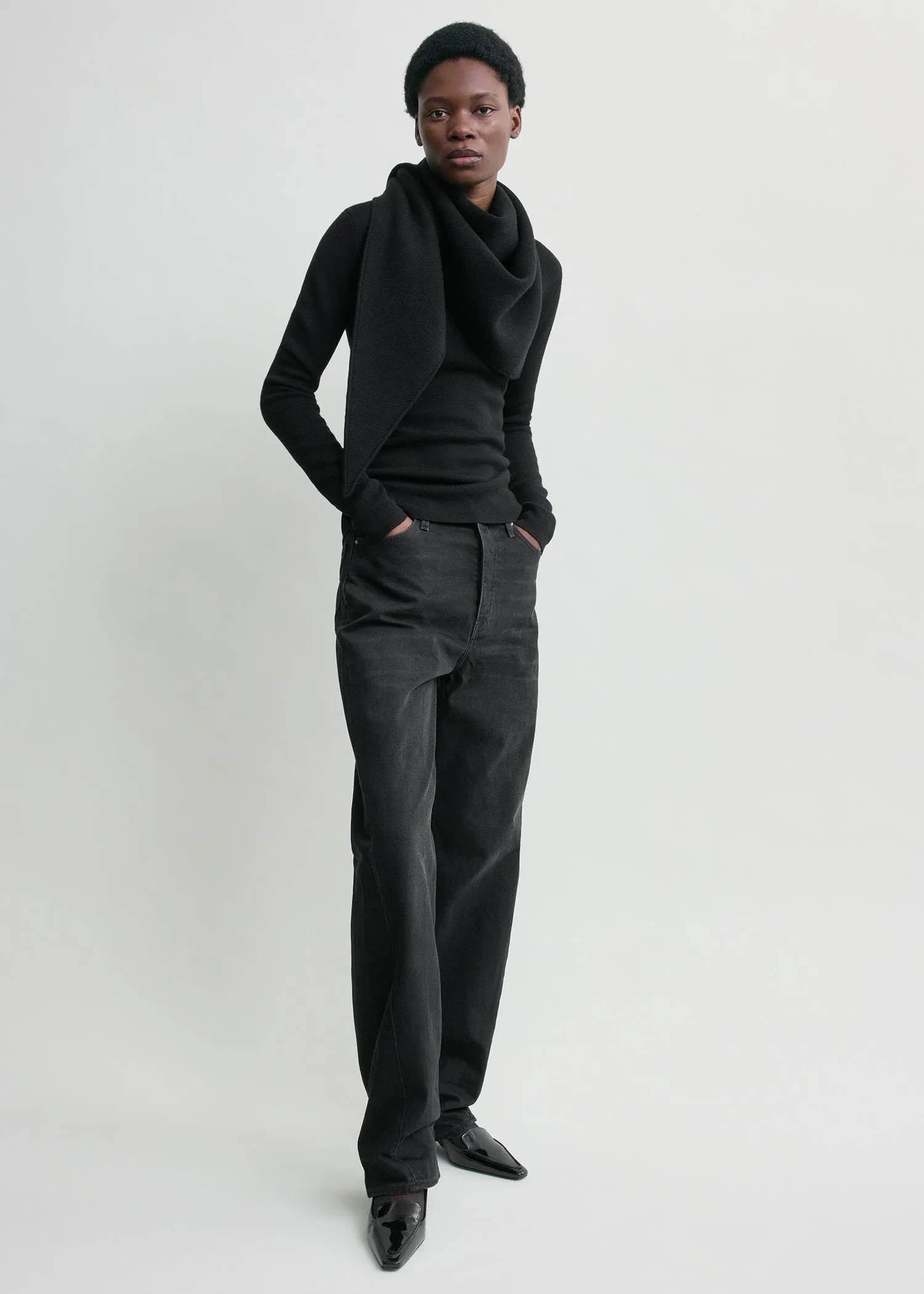 Triangle wool scarf black sold by Toteme product image thumbnail 2