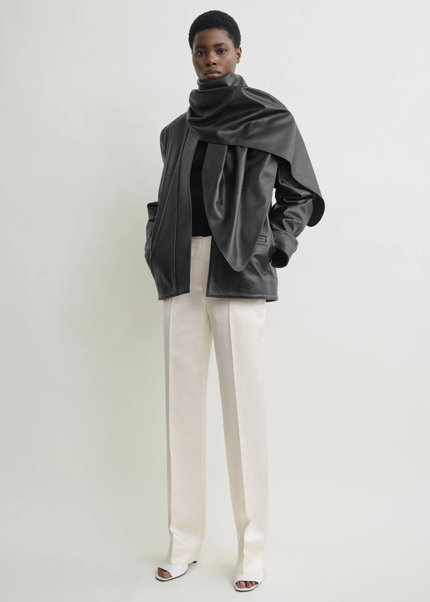 Big leather scarf black sold by Toteme product image thumbnail 3