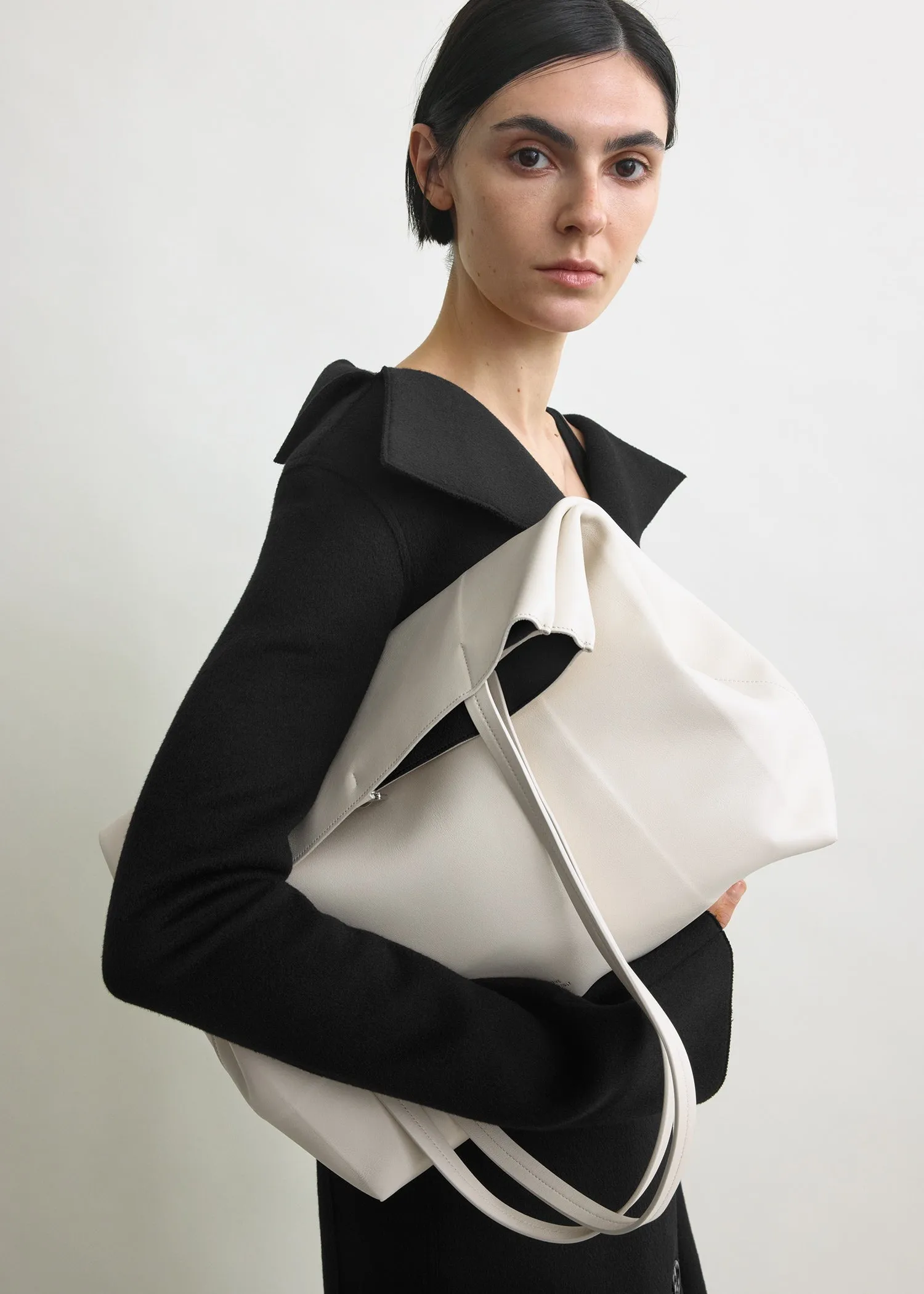 Roam leather tote stone sold by Toteme product image thumbnail 4