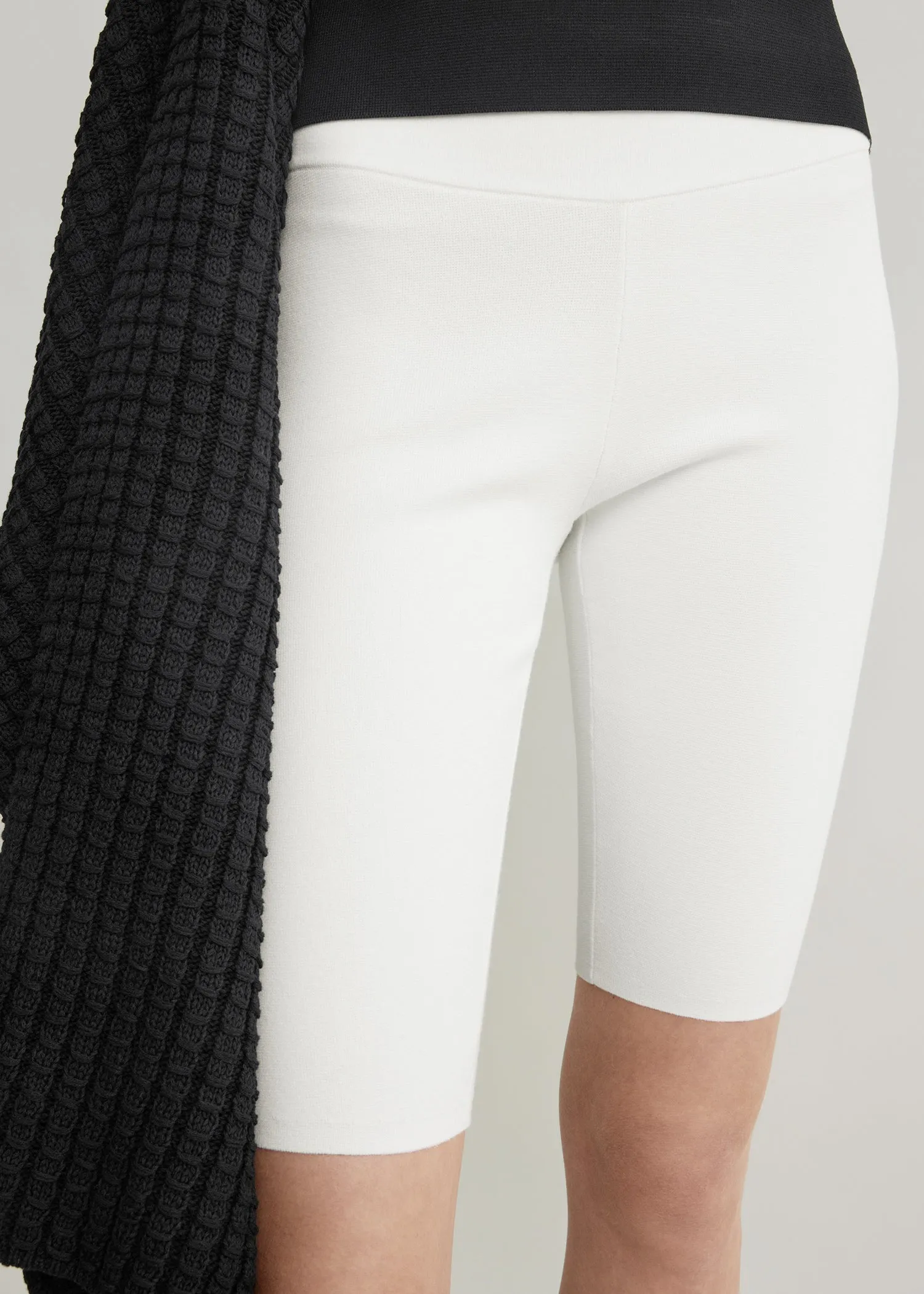 Capri knit shorts off-white sold by Toteme product image thumbnail 4