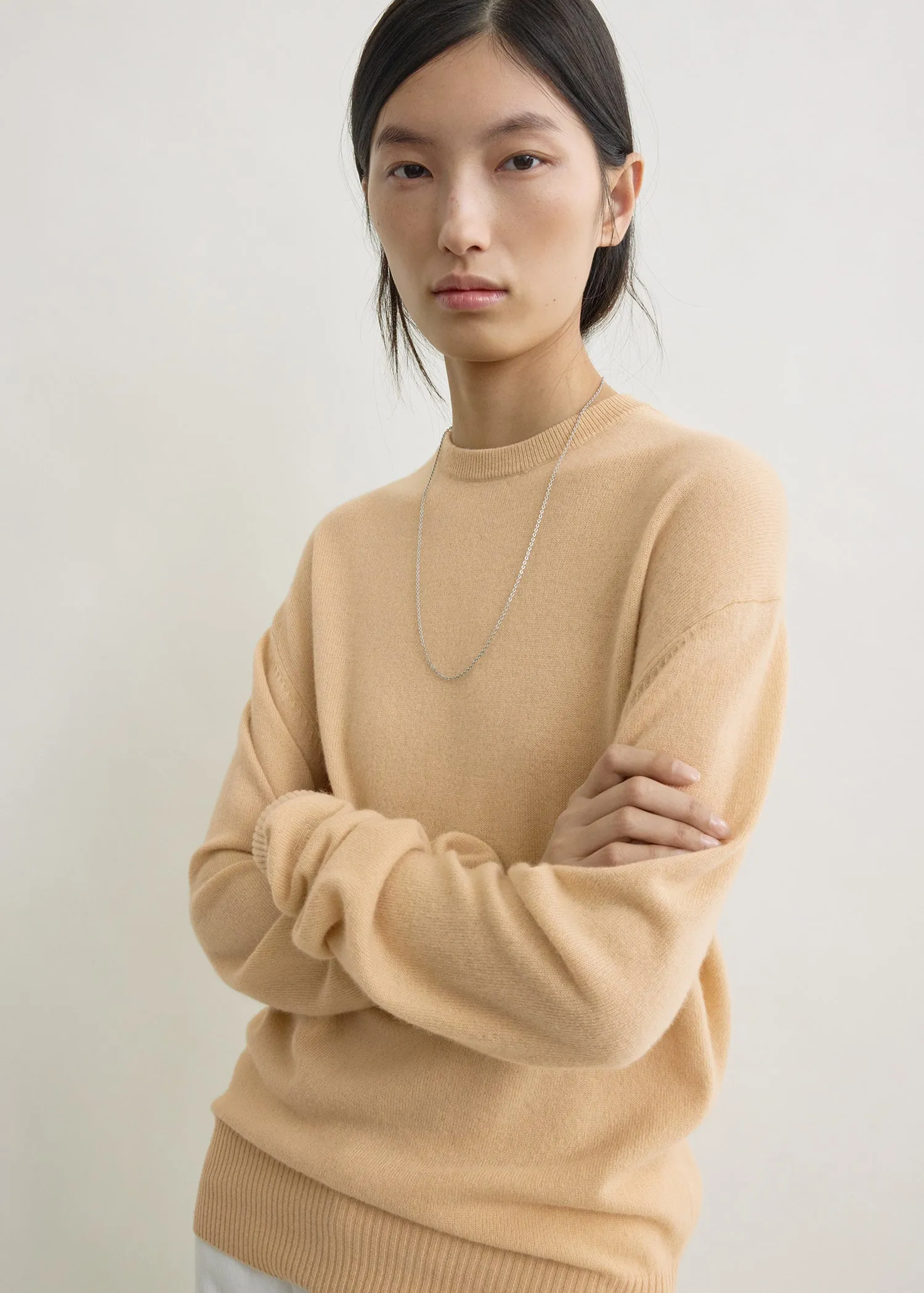 Classic cashmere crew knit pale apricot sold by Toteme product image thumbnail 4