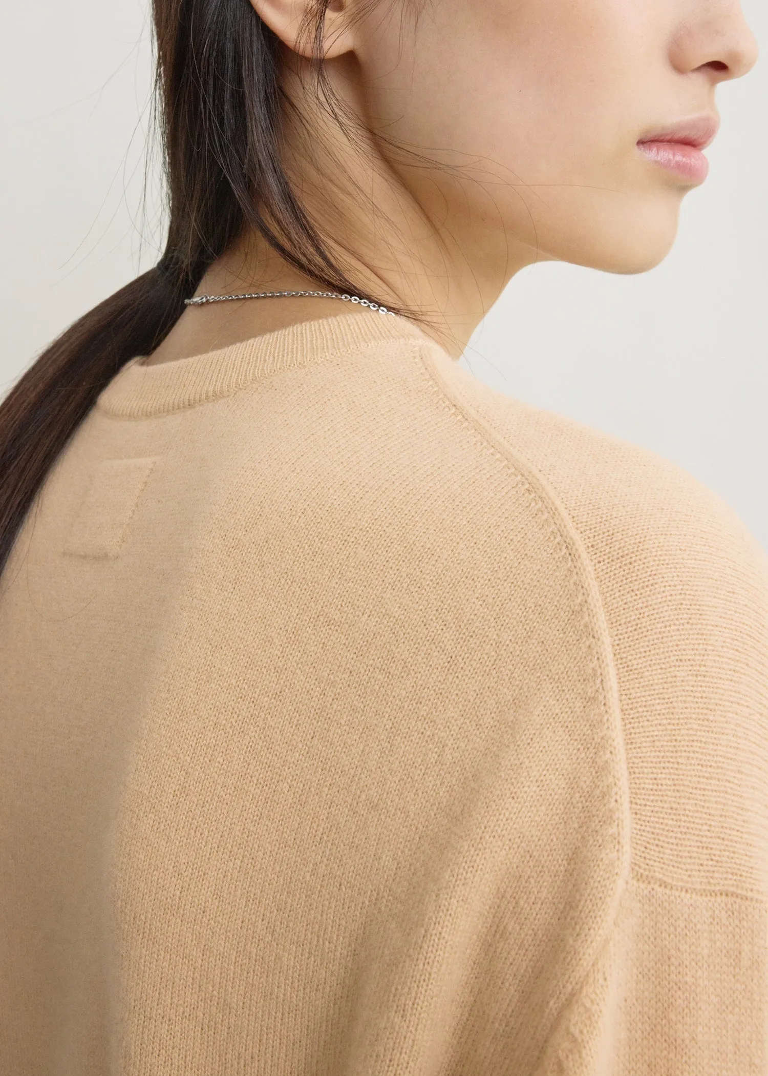Classic cashmere crew knit pale apricot sold by Toteme product image thumbnail 5