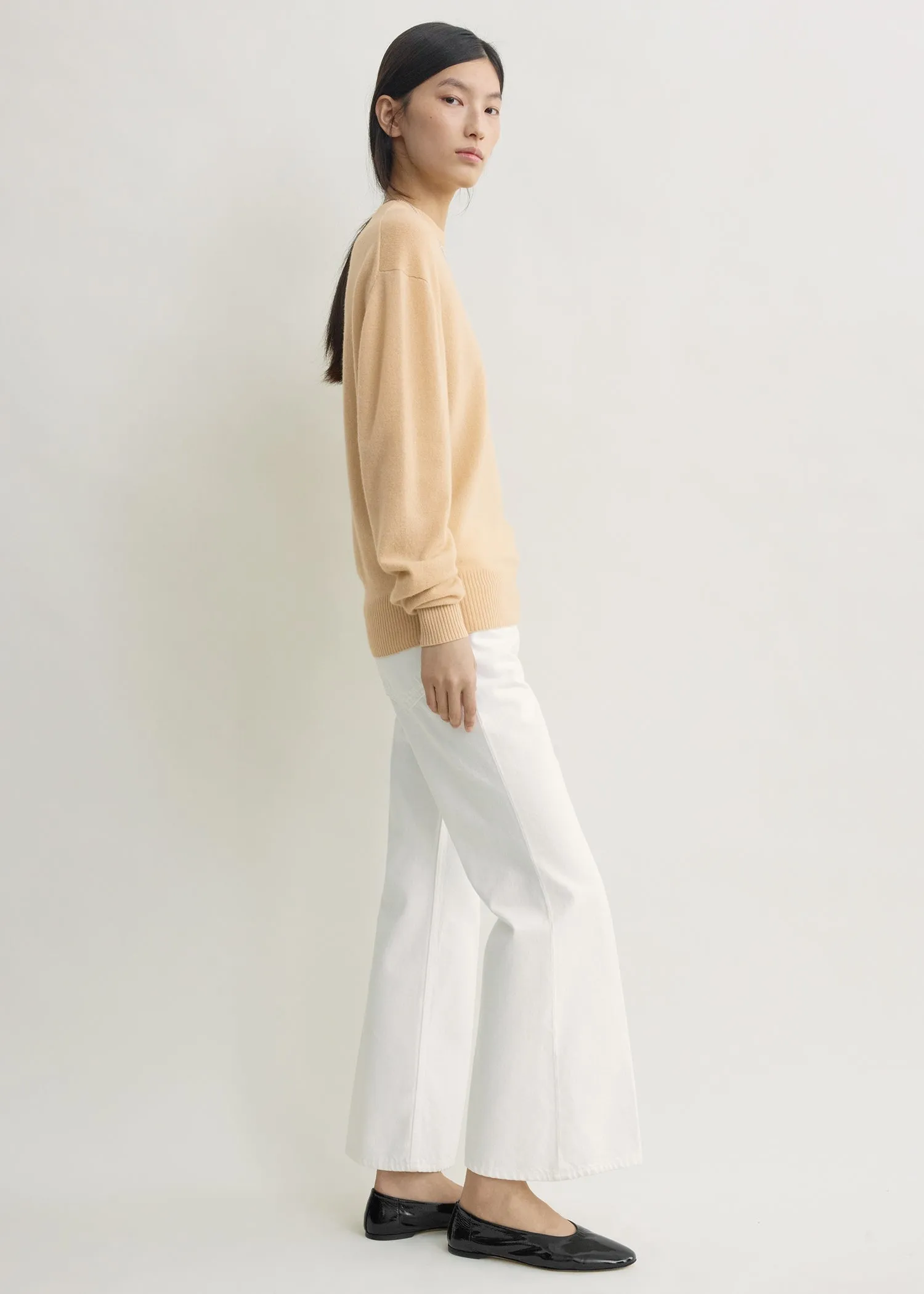 Classic cashmere crew knit pale apricot sold by Toteme product image thumbnail 2
