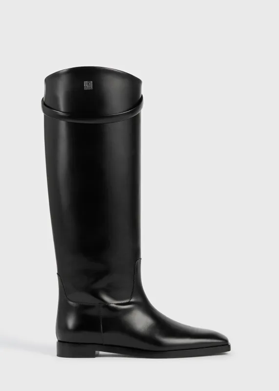 Box-leather riding boots black made by Toteme