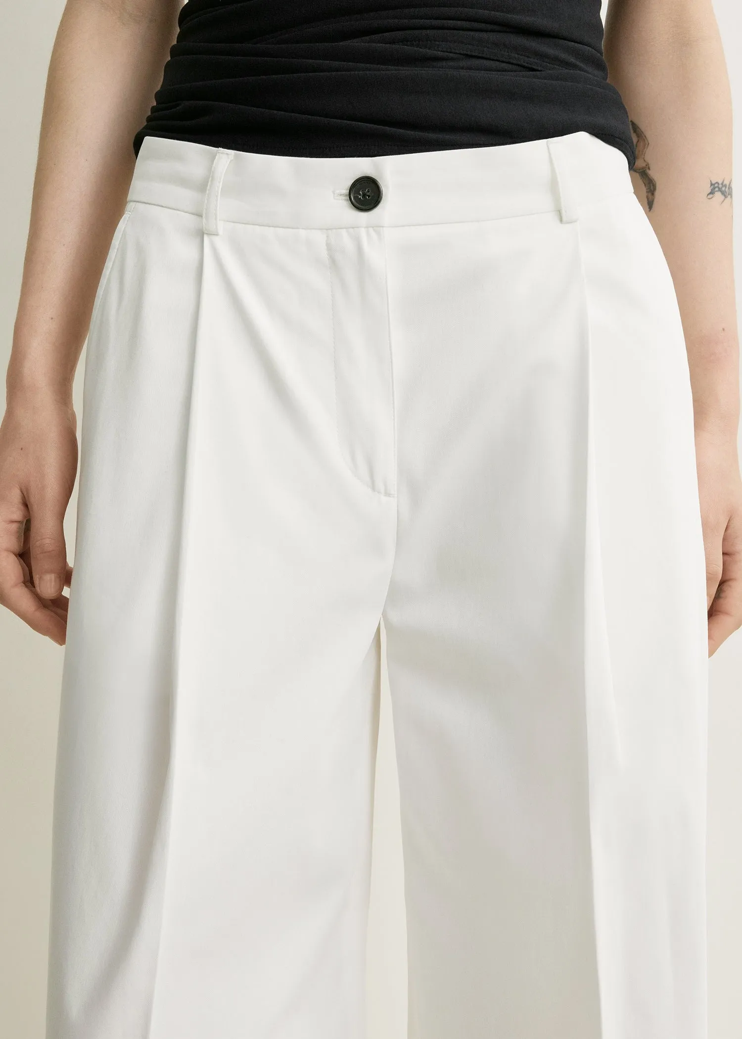 Single pleat cotton trousers white sold by Toteme product image thumbnail 5