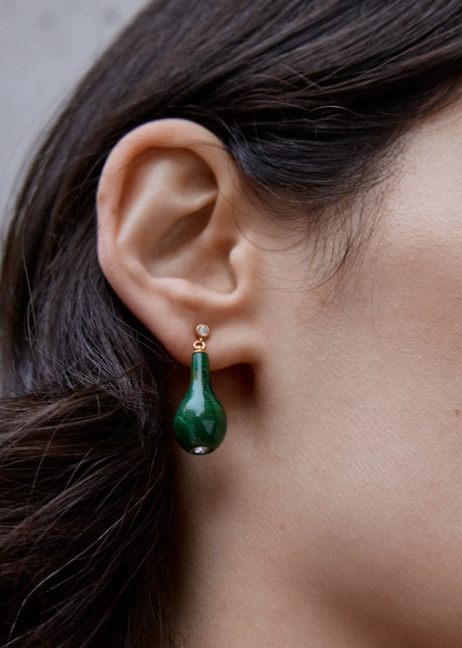 Jade drops dark green/gold sold by Toteme product image thumbnail 3