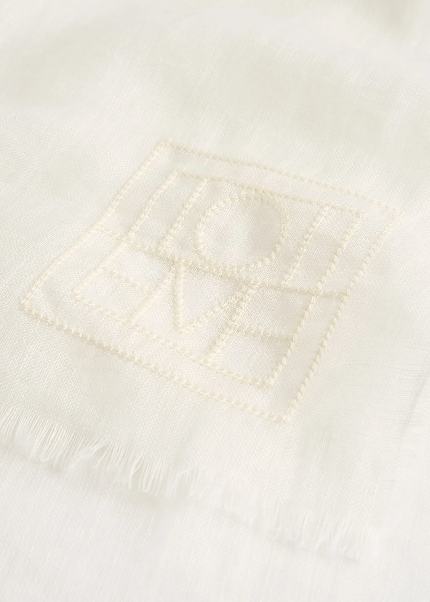 Linen sarong white sold by Toteme product image thumbnail 5