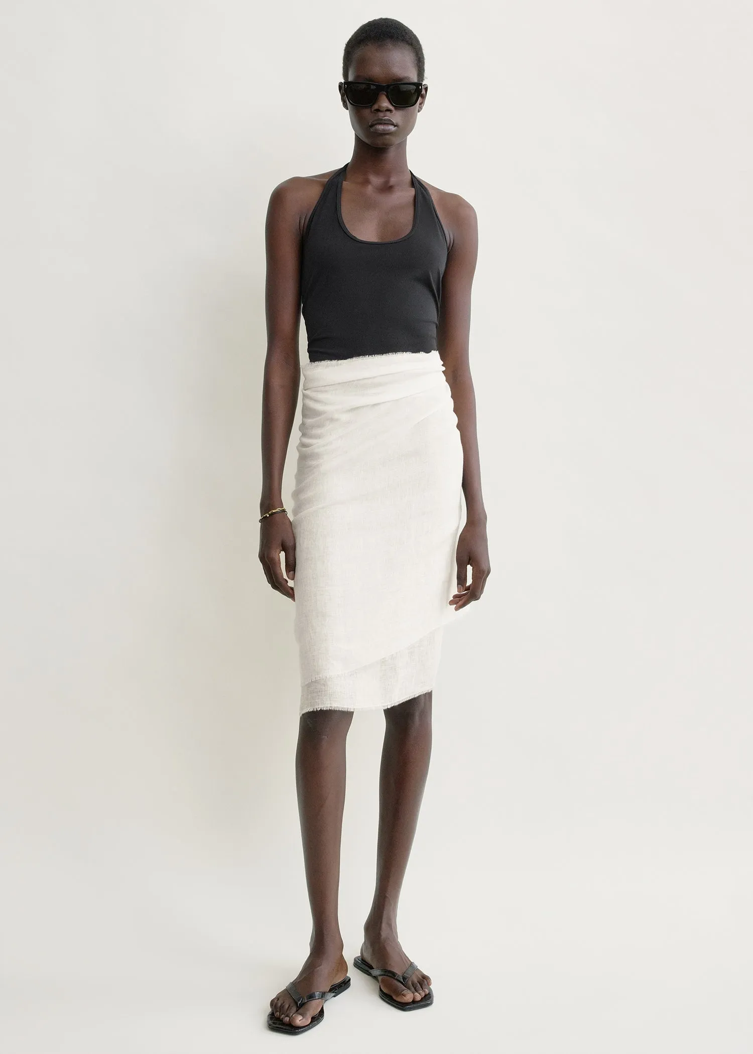 Linen sarong white sold by Toteme product image thumbnail 3
