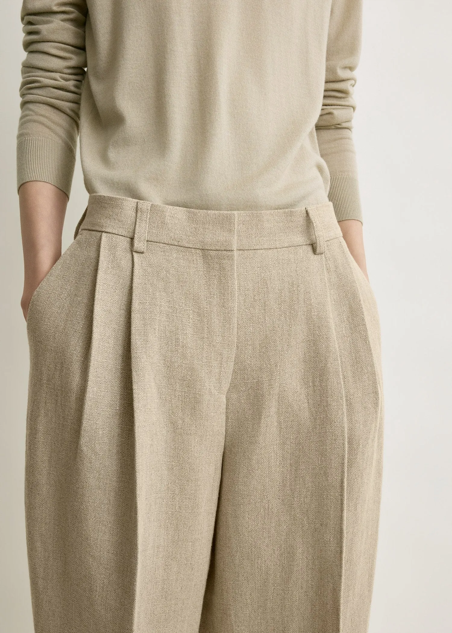 Double-pleat cropped linen trousers beige sold by Toteme product image thumbnail 4