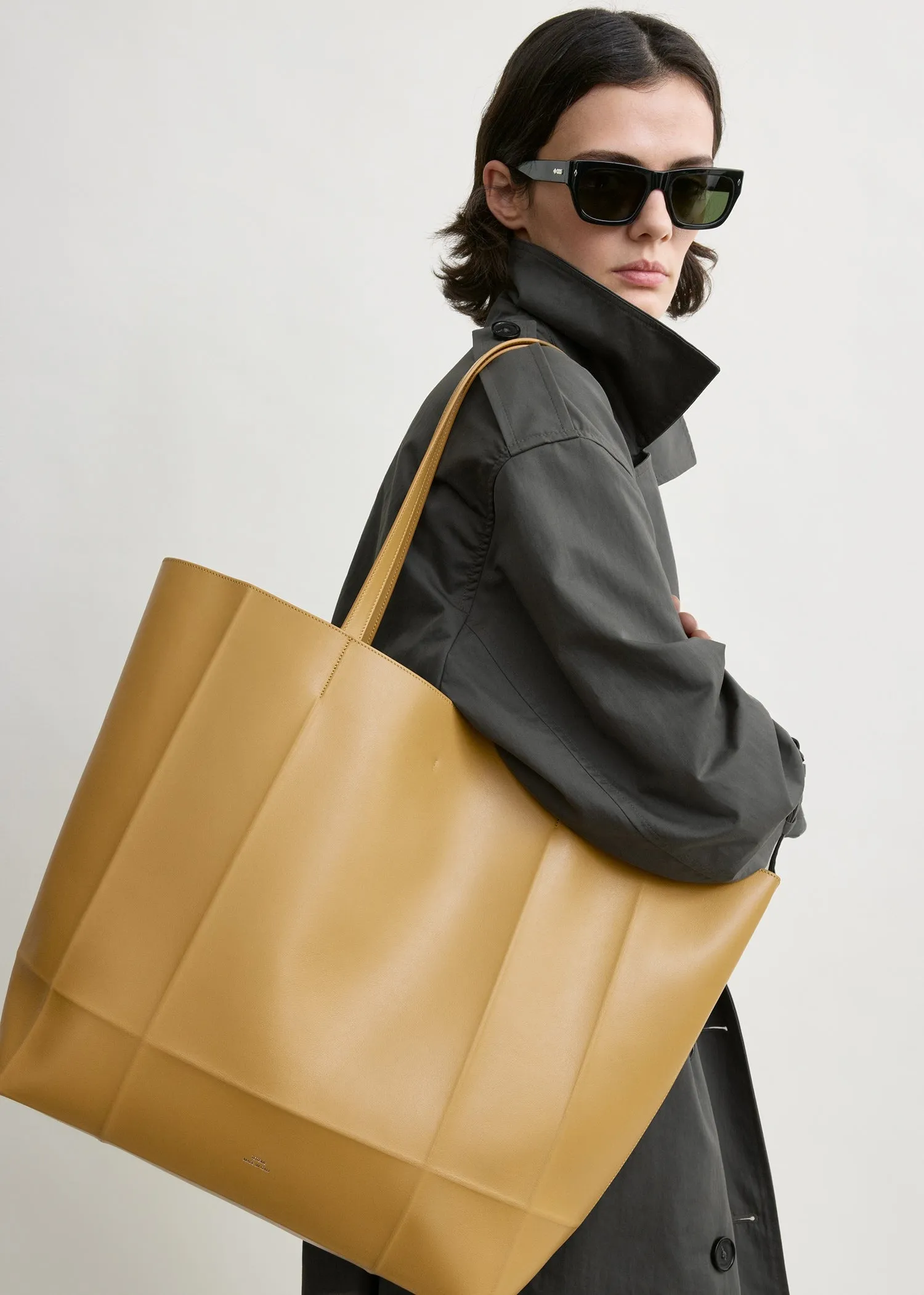Roam leather tote manuka sold by Toteme product image thumbnail 3