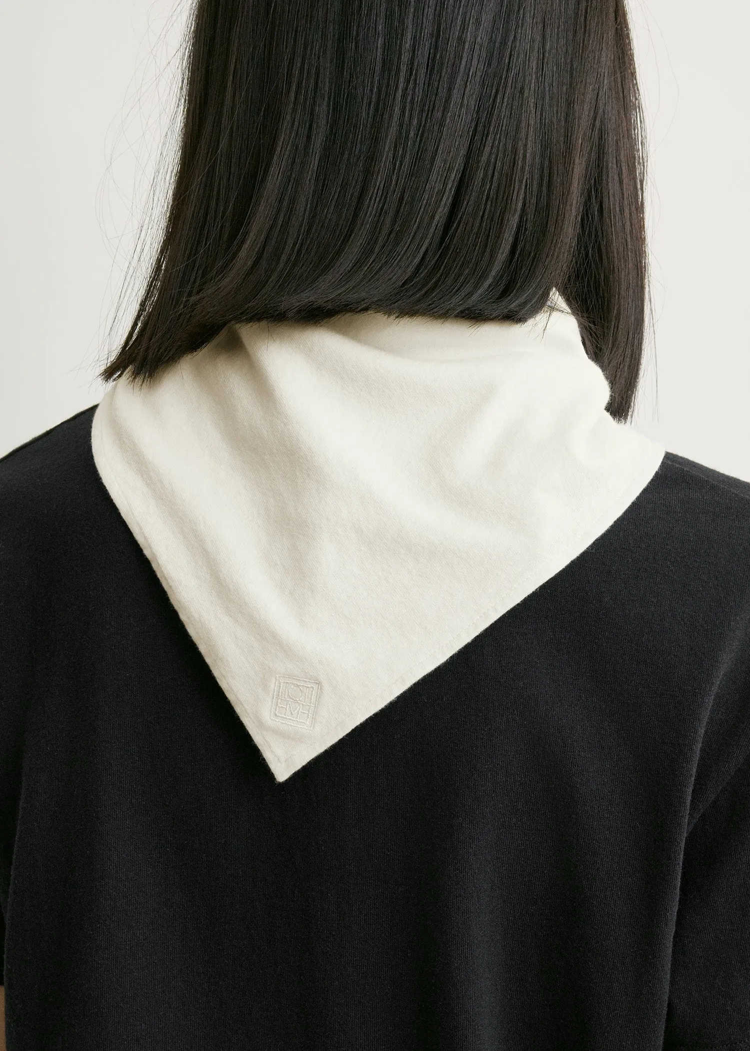 Scarf tee black/ecru sold by Toteme product image thumbnail 5