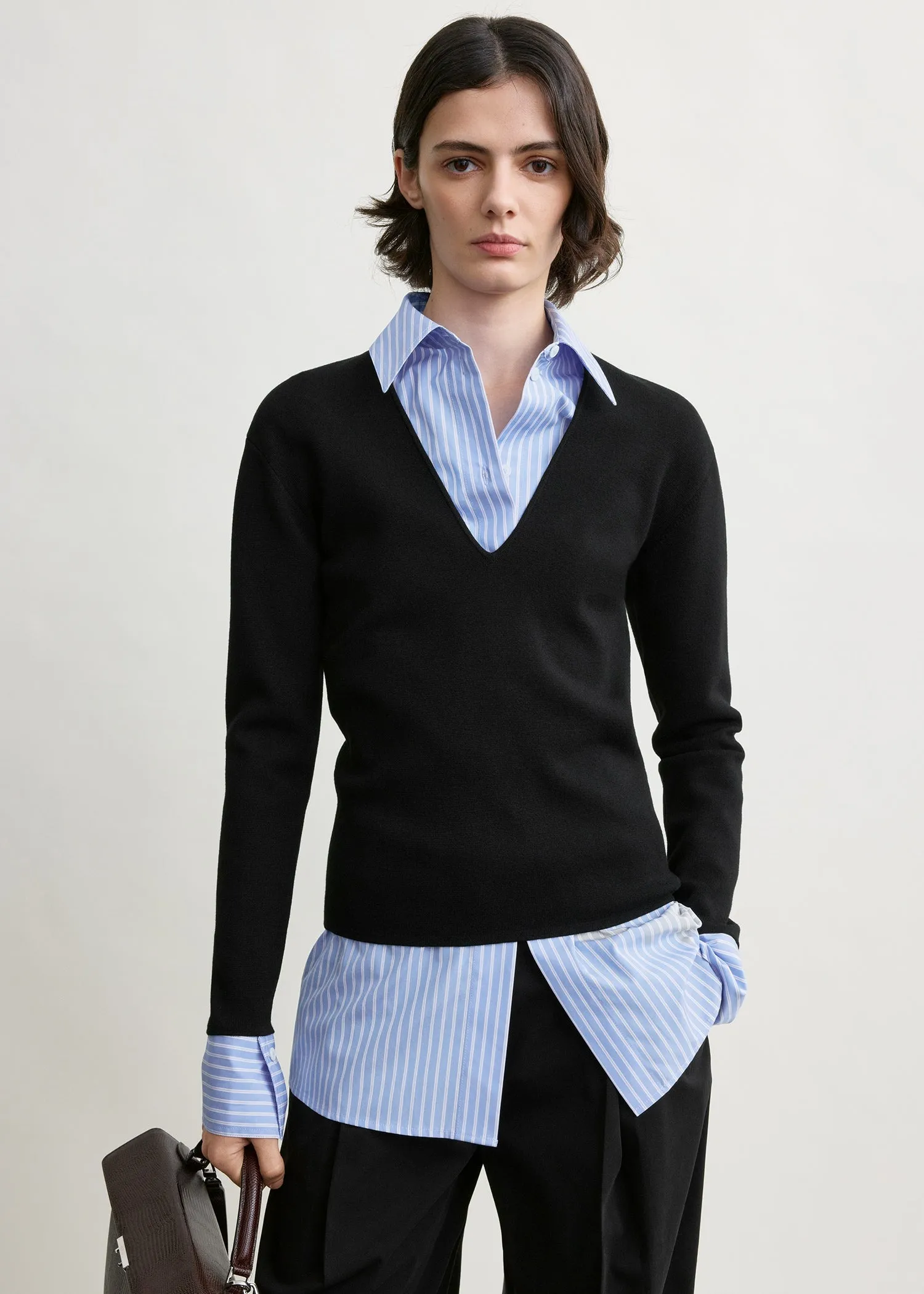 Compact knit v-neck black sold by Toteme product image thumbnail 4