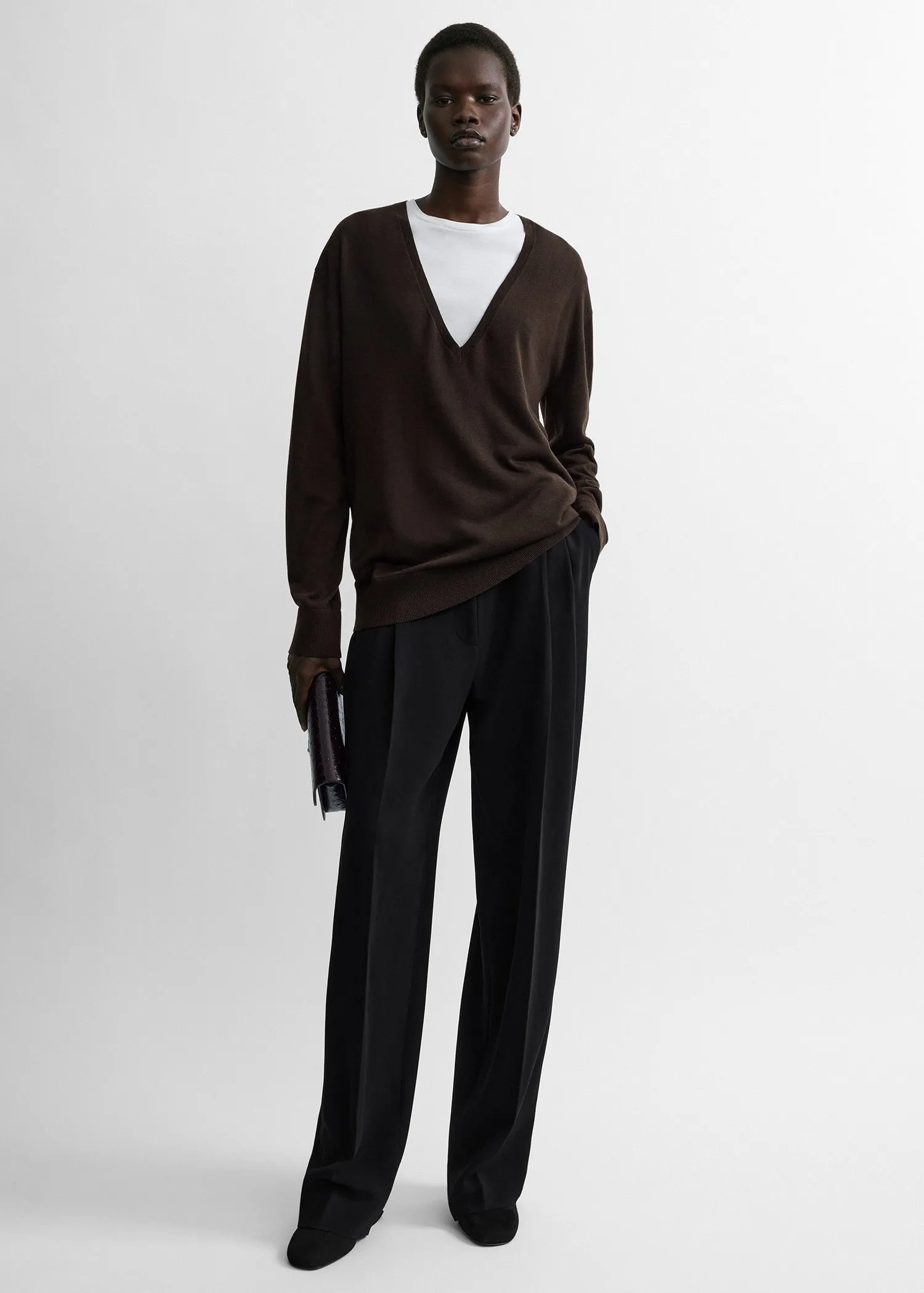 Fine v-neck knit fondante sold by Toteme