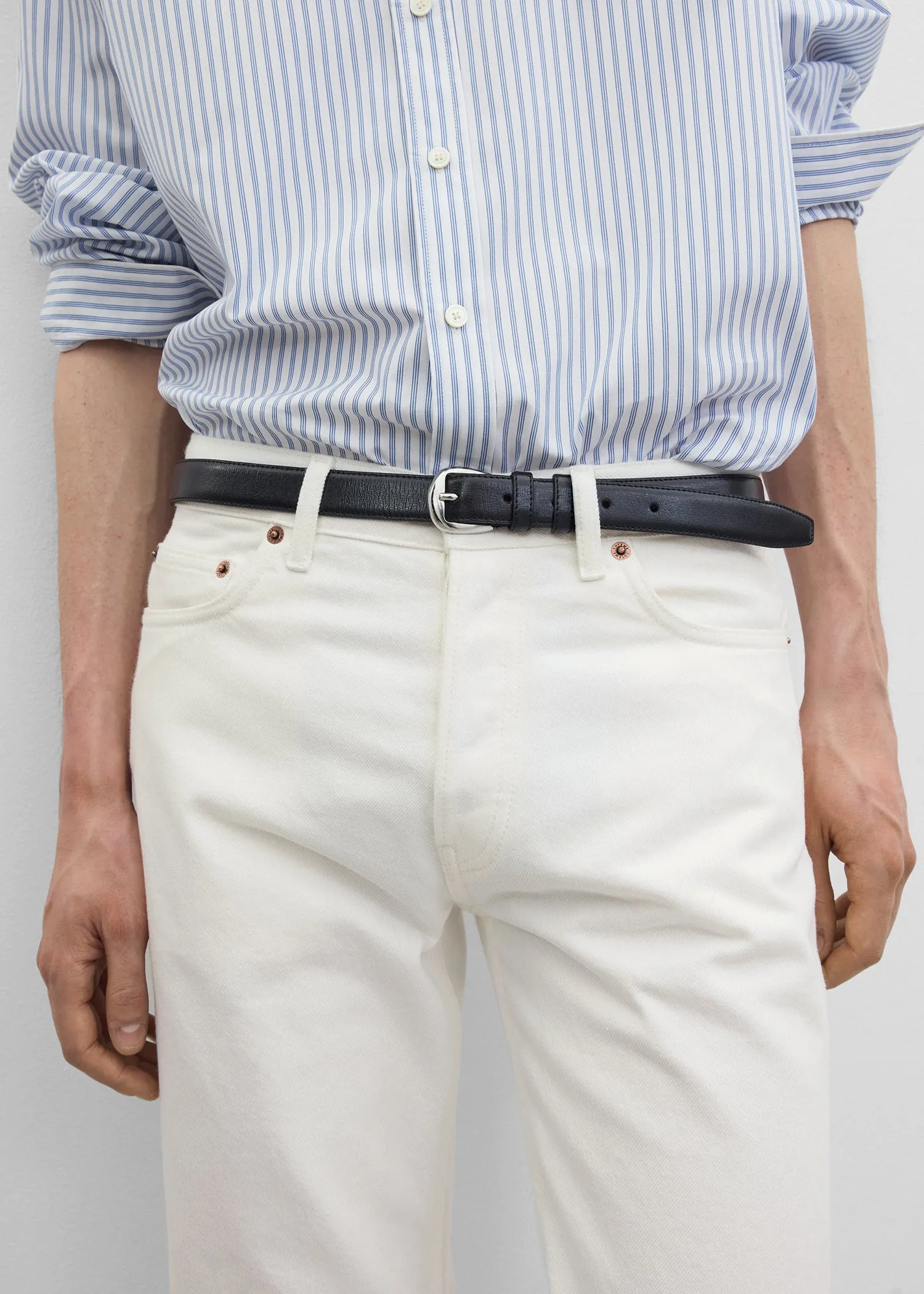 2601 Straight white sold by Toteme product image thumbnail 4