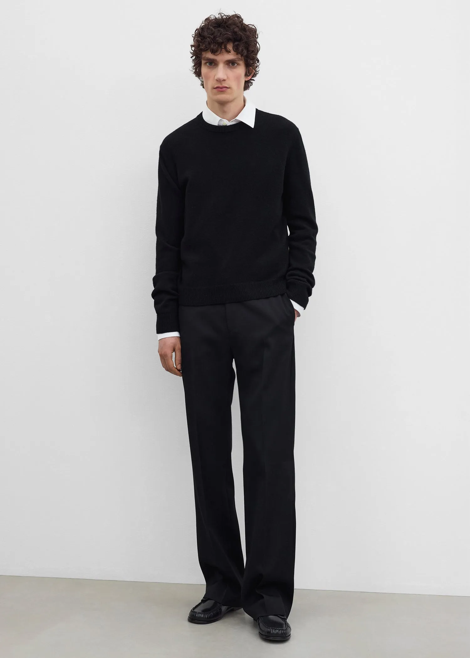 Cashmere crew black sold by Toteme product image thumbnail 2