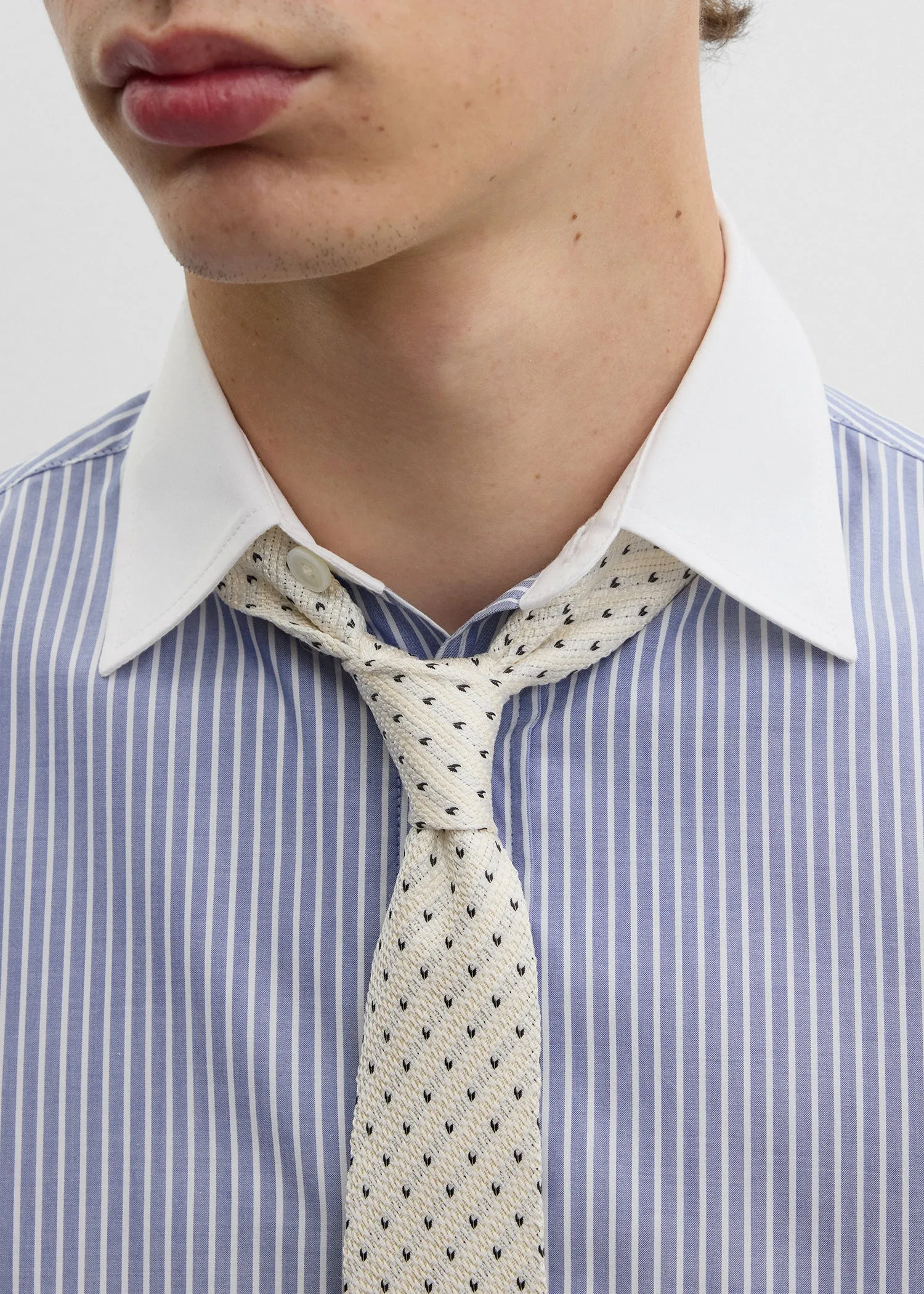Dot tie off-white sold by Toteme product image thumbnail 3