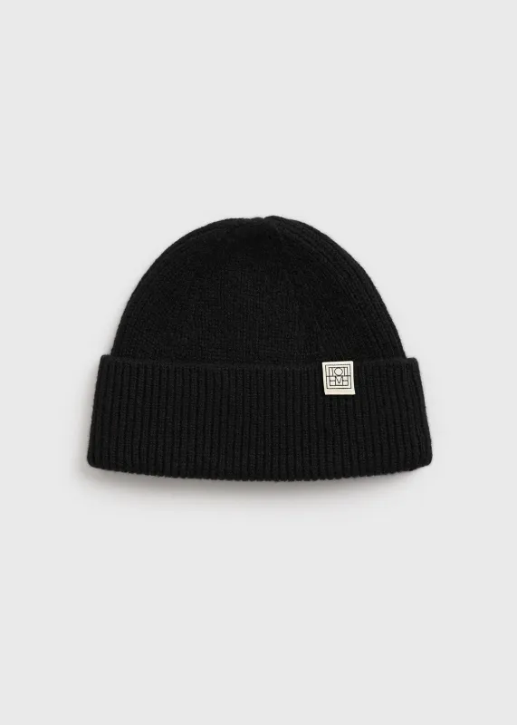 Rib cashmere beanie black made by Toteme