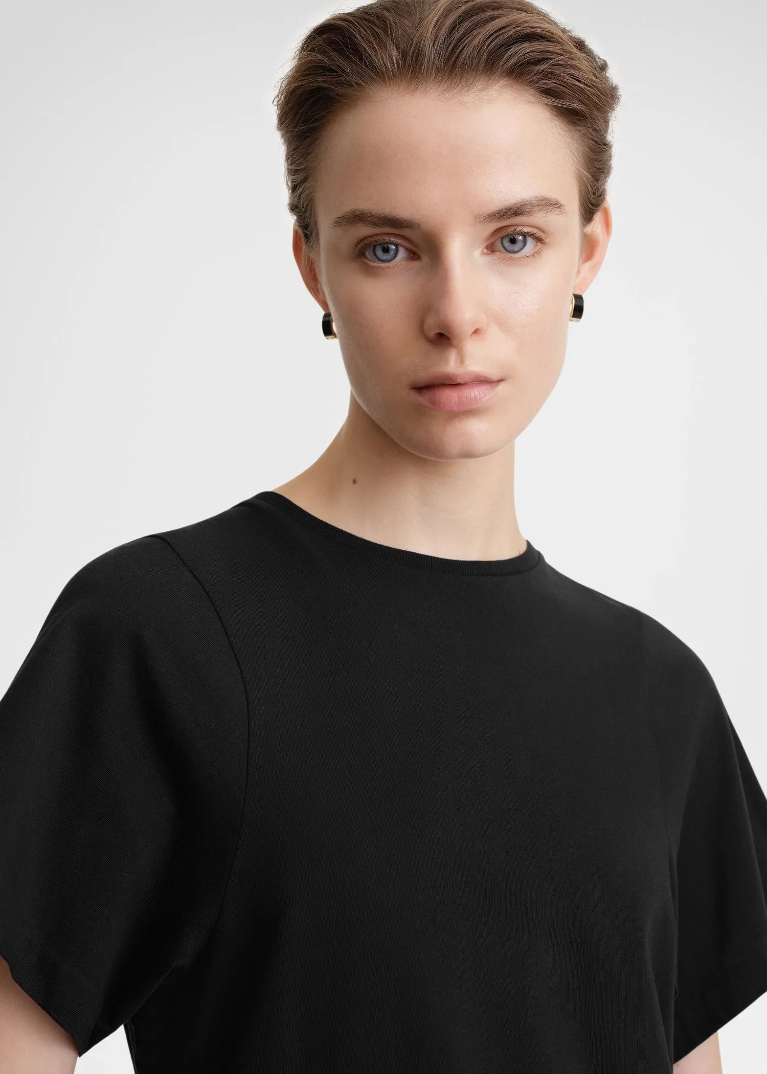 Curved seam tee black sold by Toteme product image thumbnail 4