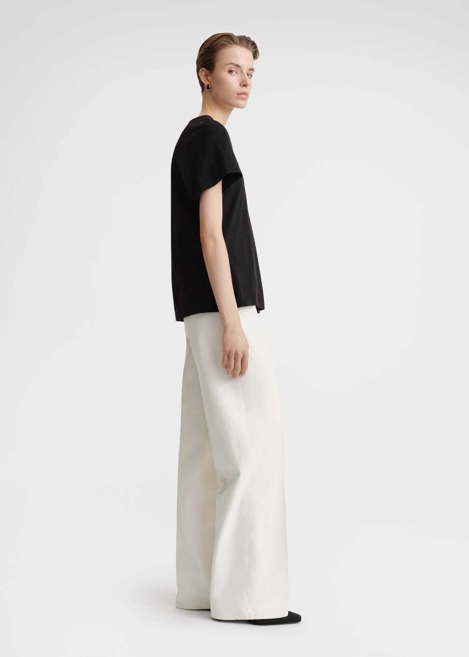 Curved seam tee black sold by Toteme product image thumbnail 2