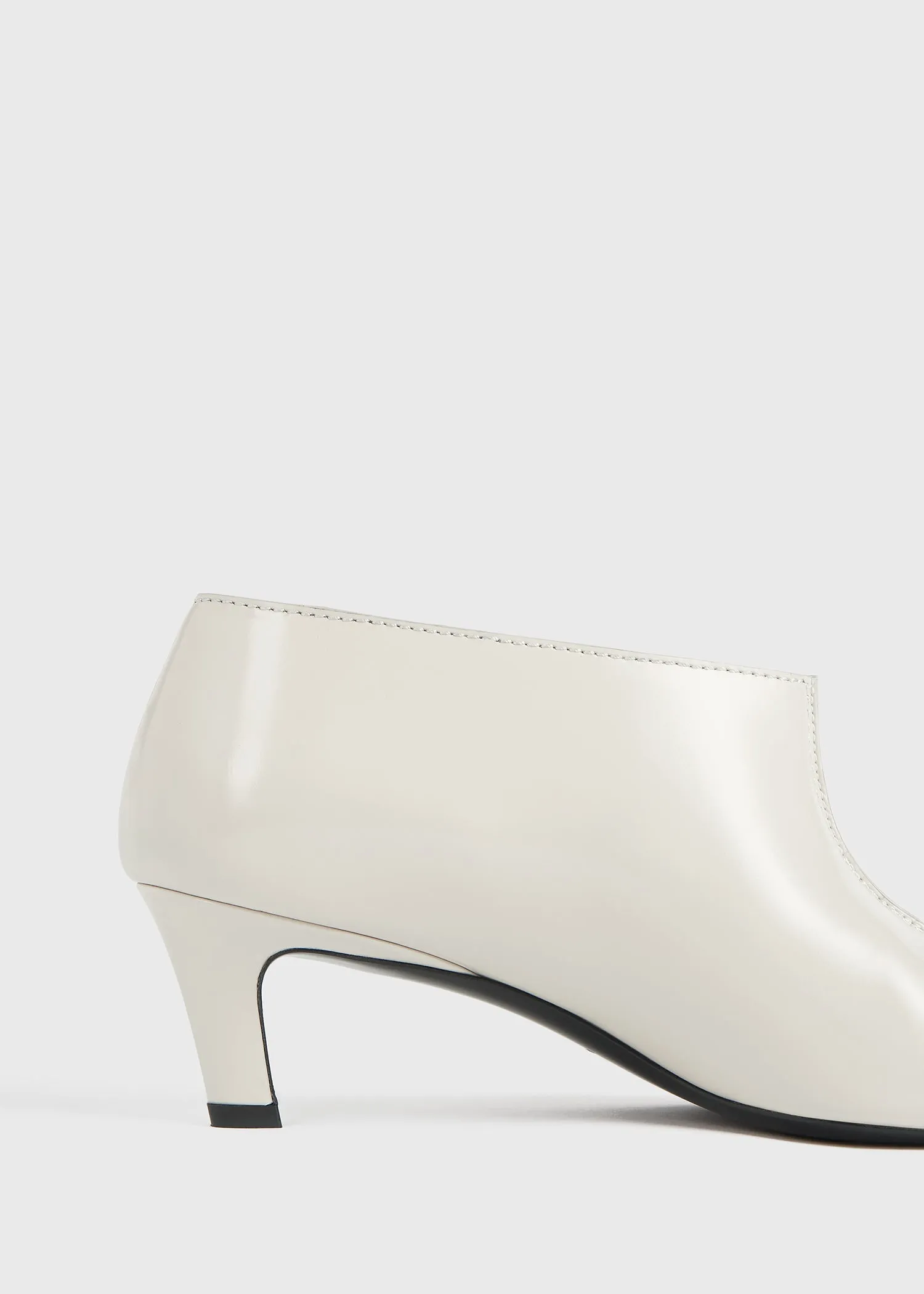 Wide shaft shoes cream sold by Toteme product image thumbnail 4
