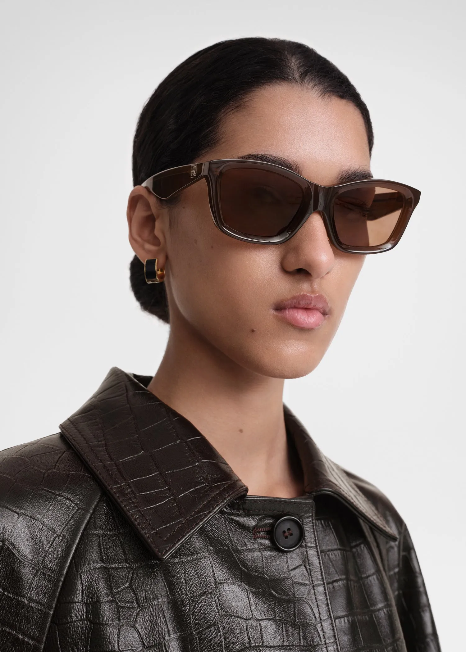 Classic sunglasses umber sold by Toteme product image thumbnail 3
