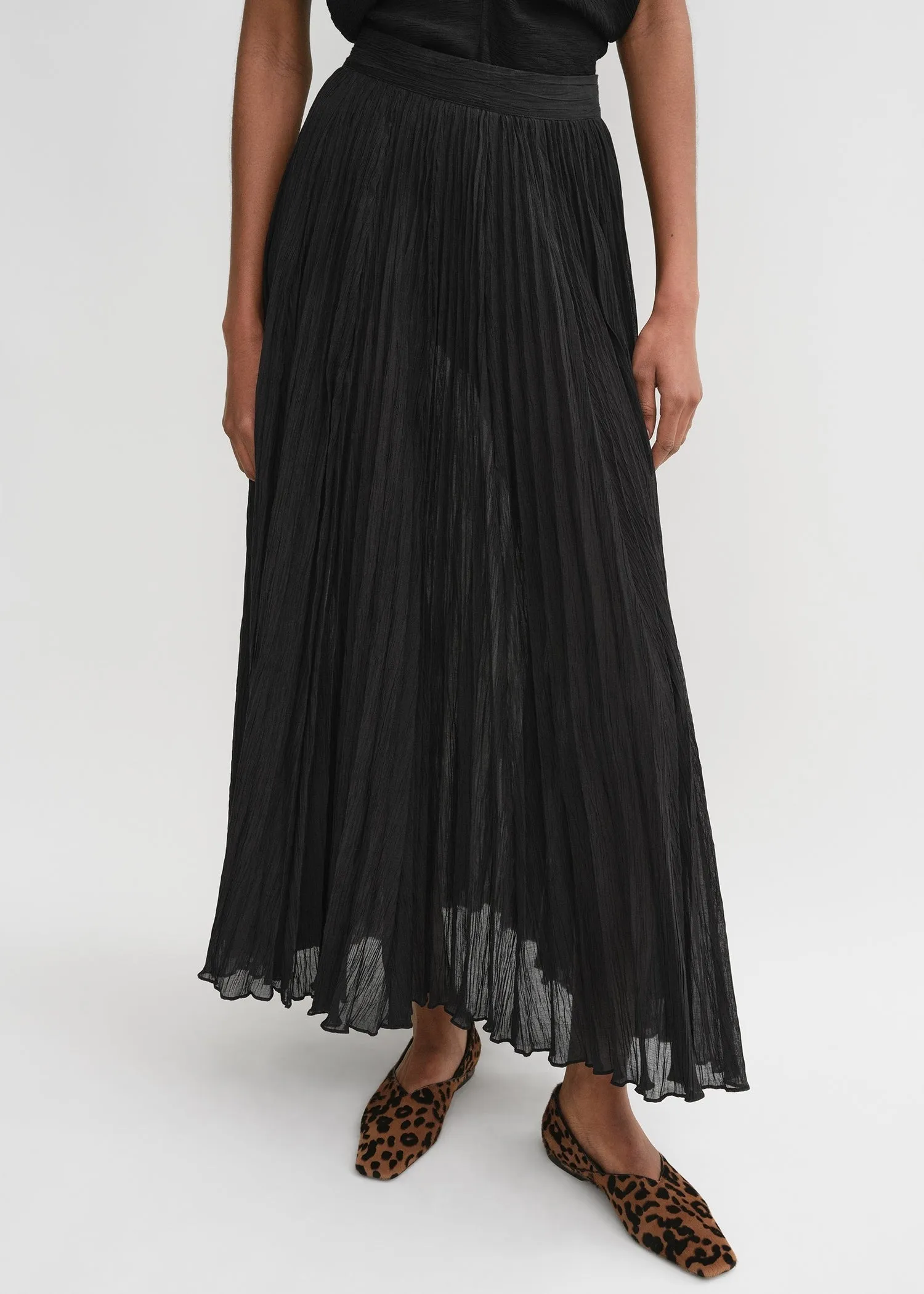Crinkled plissé skirt black sold by Toteme product image thumbnail 4