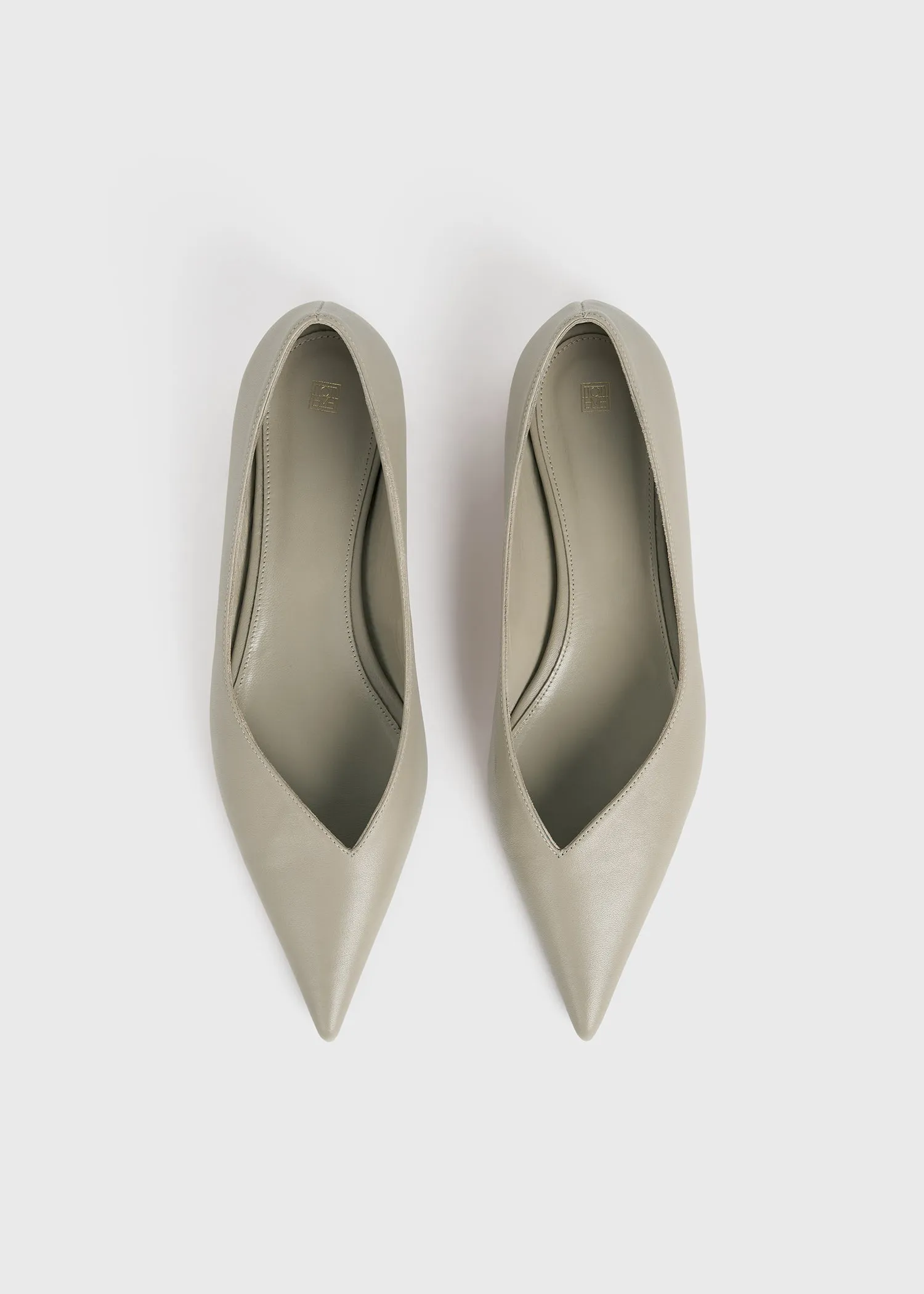 The Asymmetric Ballerina clay sold by Toteme product image thumbnail 3
