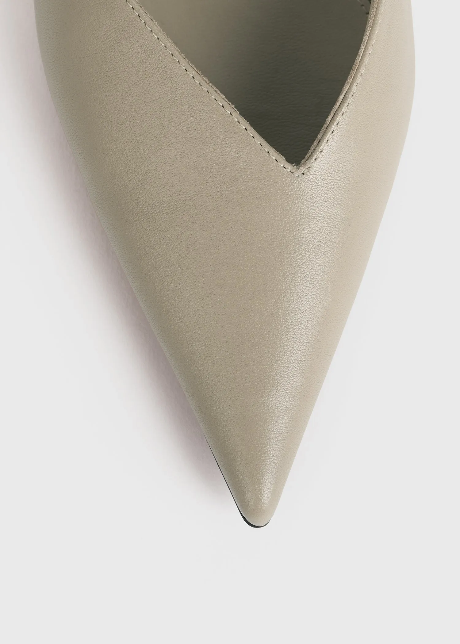 The Asymmetric Ballerina clay sold by Toteme product image thumbnail 4